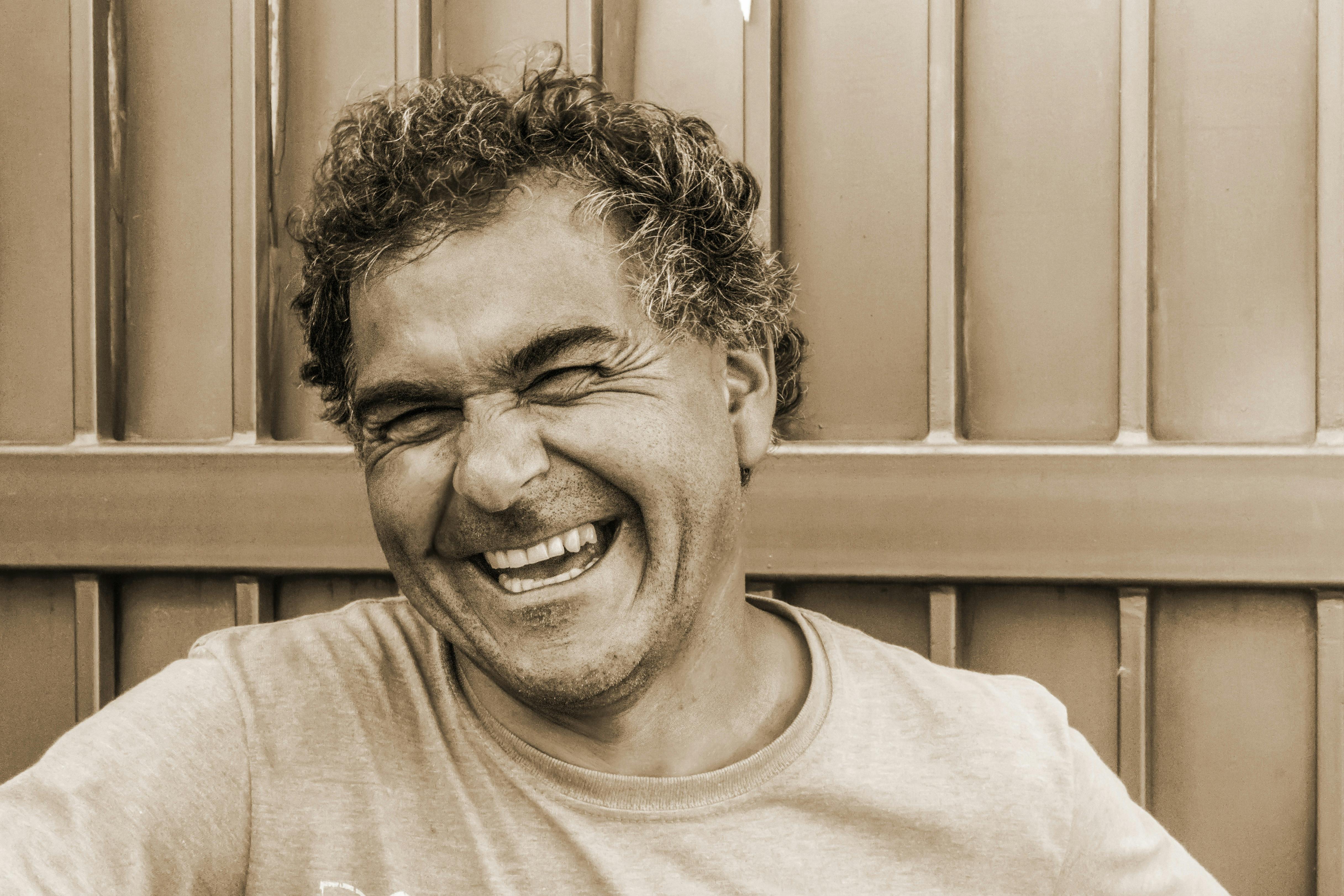 Un hombre feliz | Fuente: Pexels