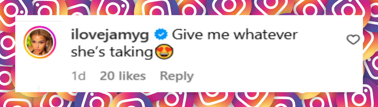 El comentario de una internauta sobre Charlize Theron tras su aparición en el adelanto del episodio del pódcast "Call Her Daddy", fechado el 1 de julio de 2025: "Denme lo que sea que está tomando 😍" | Fuente: Instagram/callherdaddy