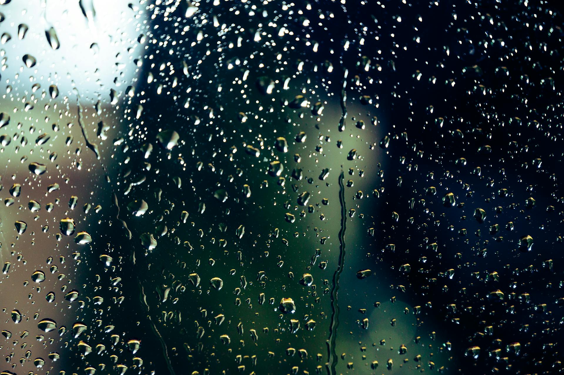Gotas de agua en una ventana | Fuente: Pexels