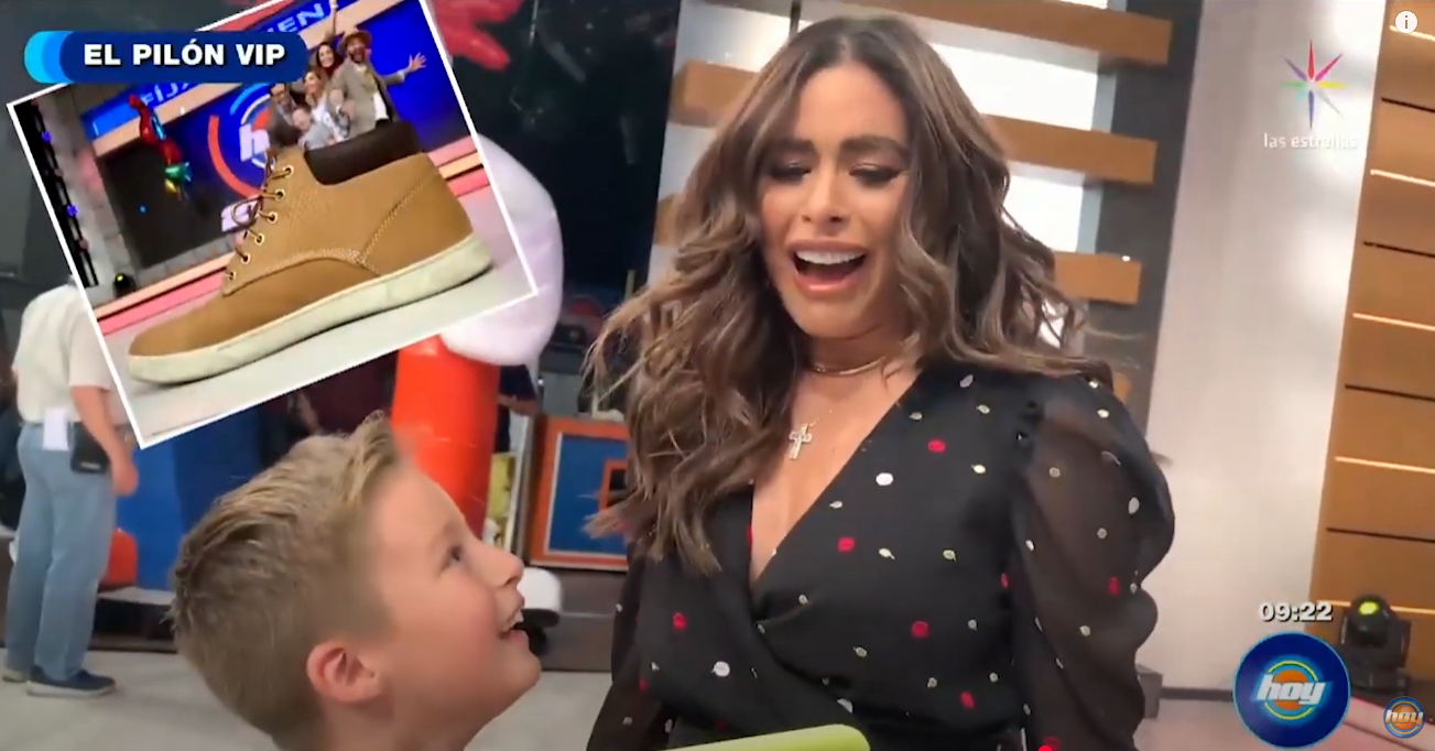 Galilea Montijo junto a su hijo Mateo durante una aparición cuando era niño en el programa “HOY” | Fuente: YouTube/Hoy