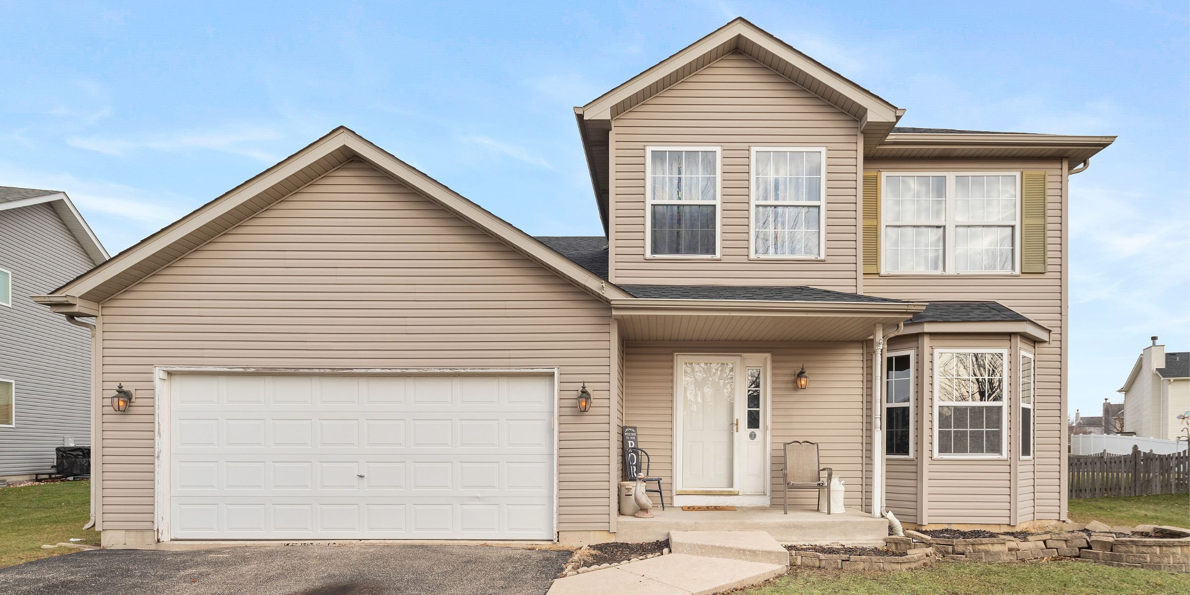 Una casa de dos plantas | Fuente: Shutterstock