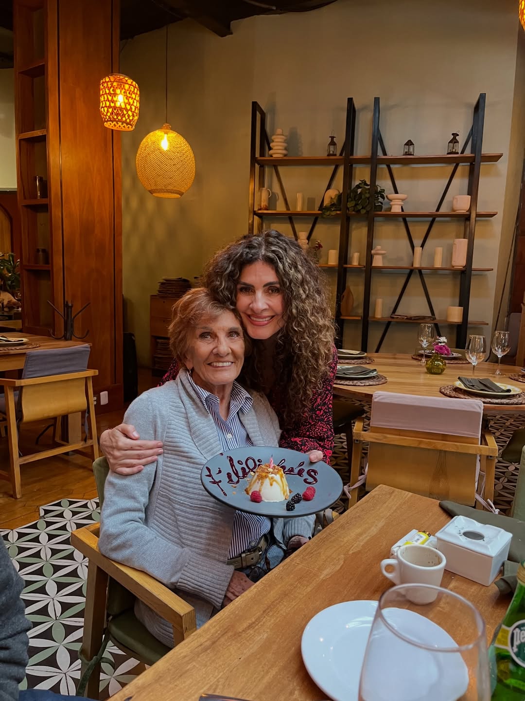 Magda Karina Ancira Duprez junto a su difunta madre, Karina Duprez | Fuente: Instagram/magdakarinaancira