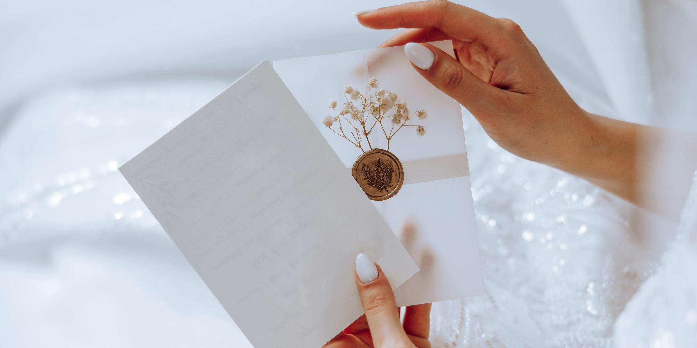 Una invitación de boda | Fuente: Shutterstock