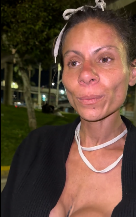 Ingrid Karina hablando sobre su situación de calle en Medellín, Colombia | Fuente: YouTube/Ingrid Karina Modelo