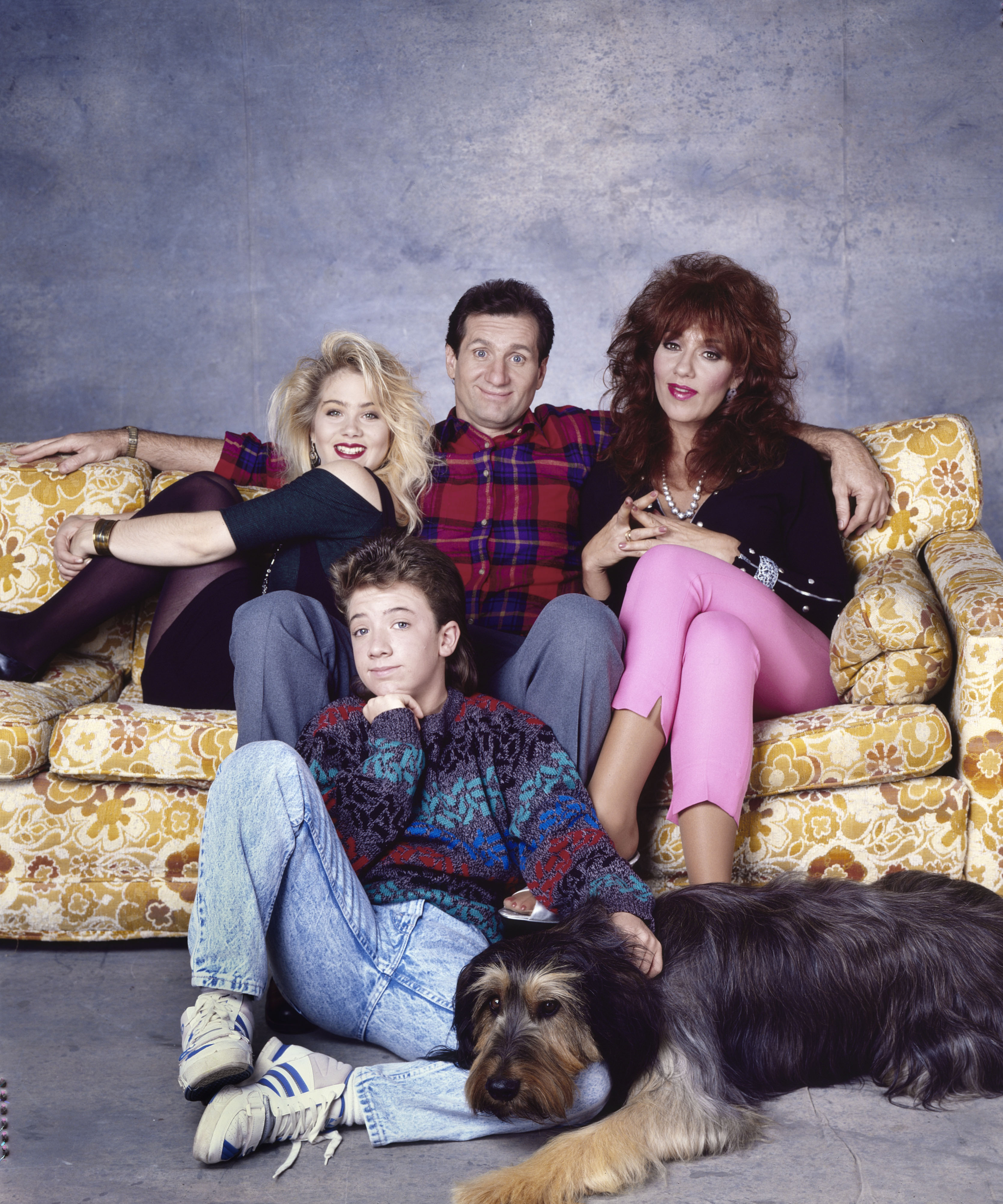 Parte del elenco de "Married... with Children" fotografiados en Los Ángeles, en 1988. | Fuente: Getty Images | Fuente: Getty Images.