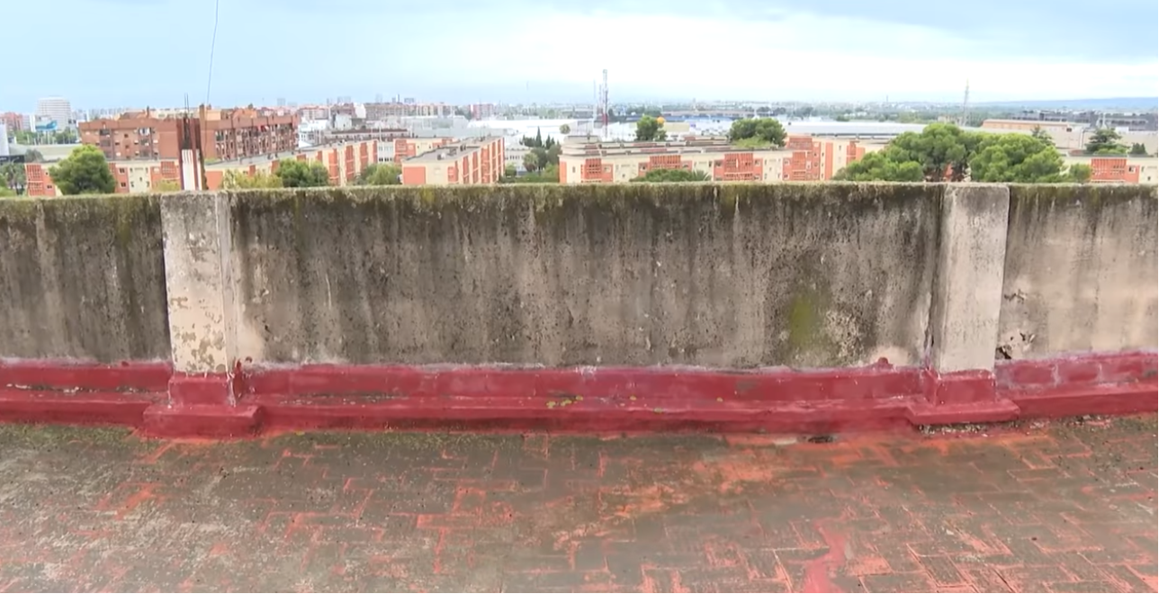 Terraza del edificio donde vivía Antonio Famoso | Fuente YouTube/Diario AS