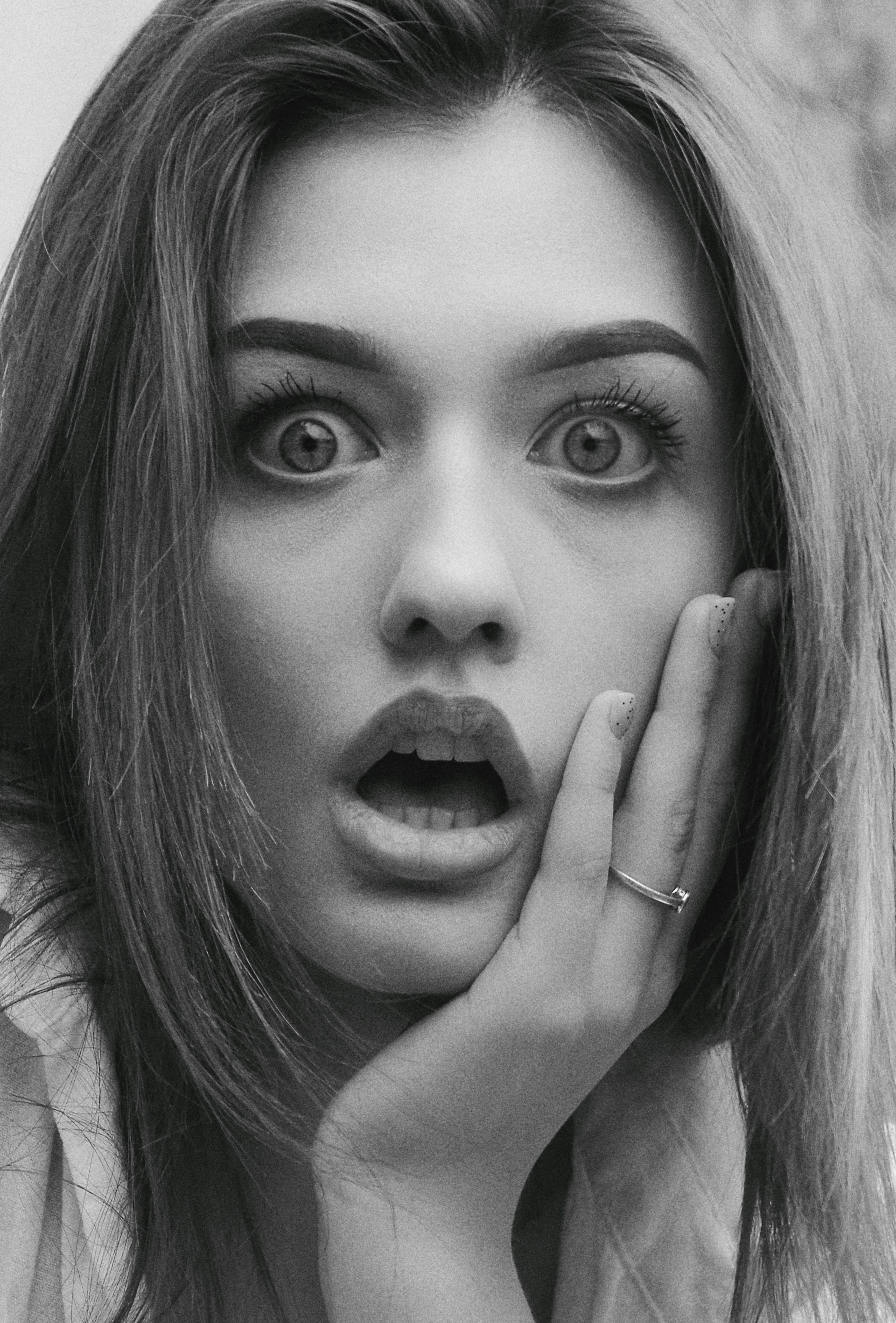 Una mujer conmocionada | Fuente: Unsplash