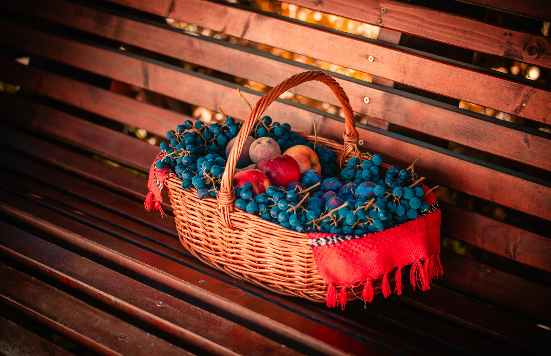 Una cesta de fruta | Fuente: Unsplash