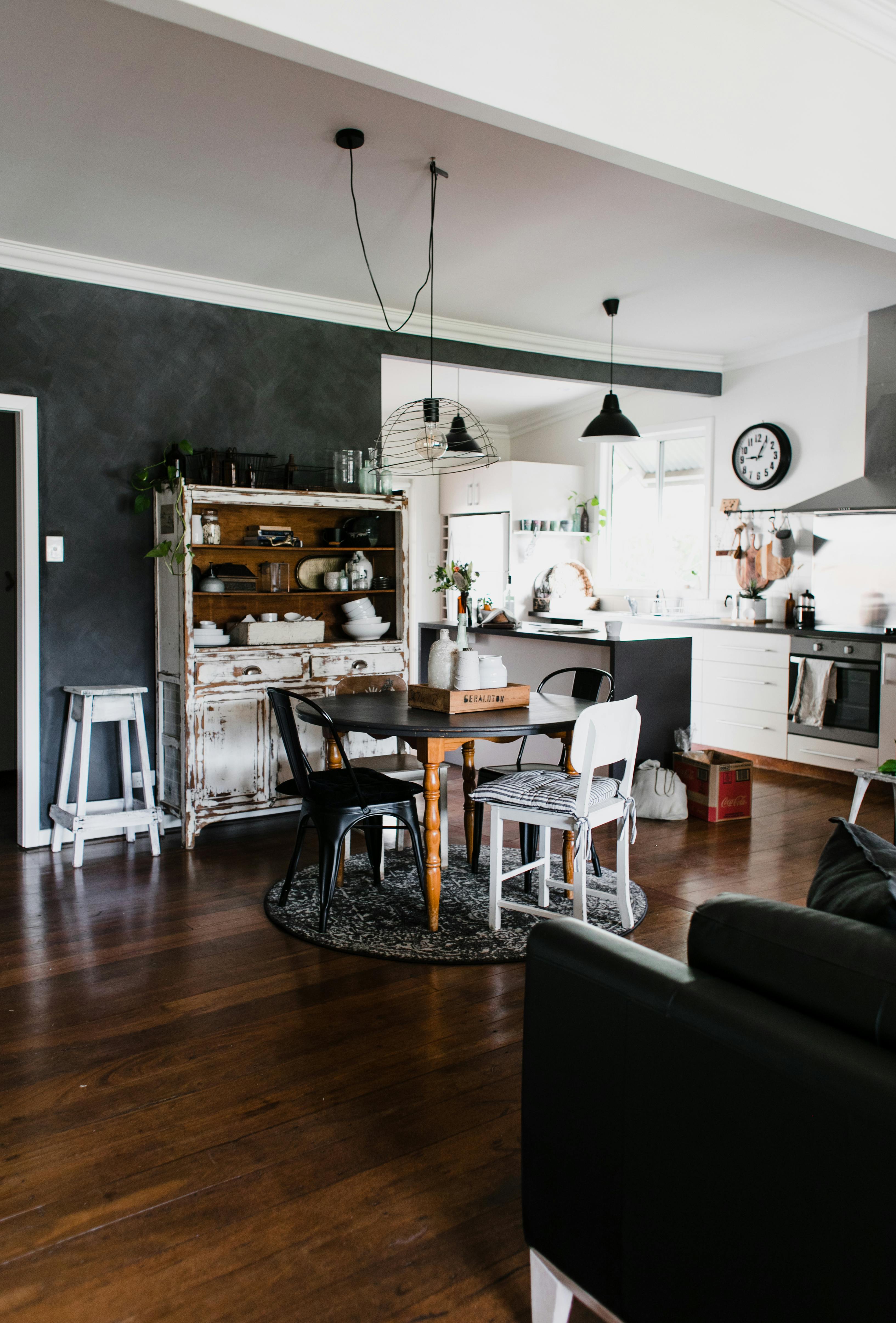 Una casa con algunos objetos vintage | Fuente: Pexels