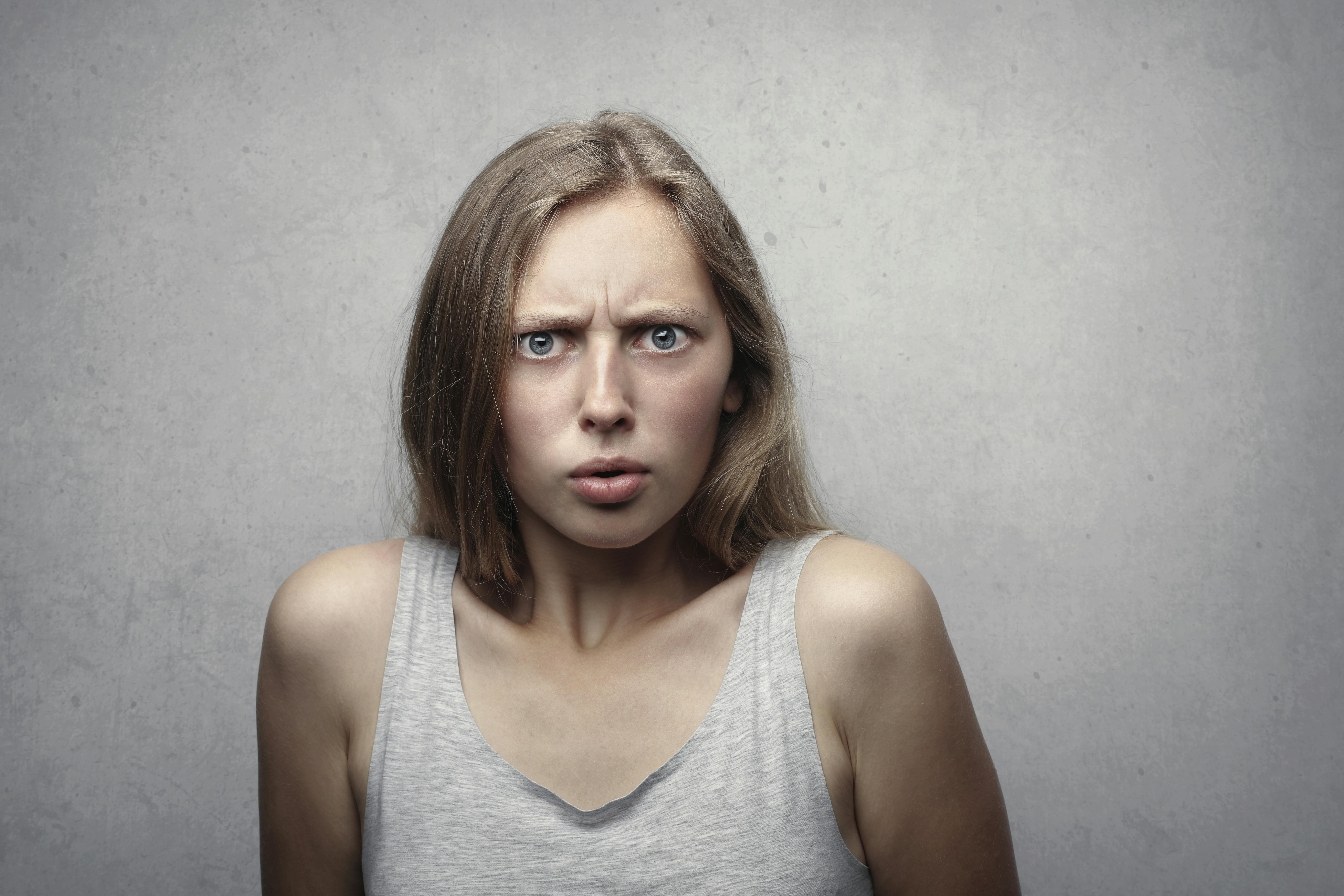 Una mujer conmocionada | Fuente: Pexels