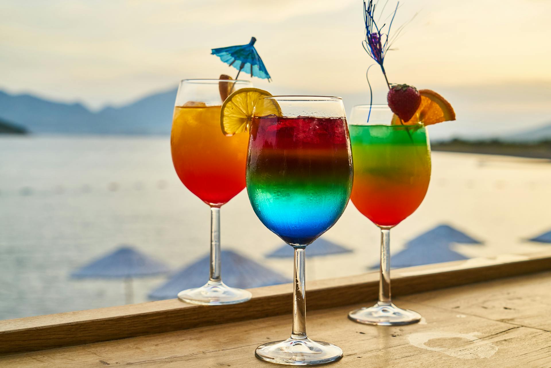 Cócteles variados | Fuente: Pexels