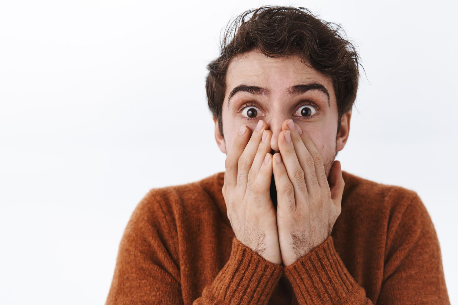 Un hombre conmocionado | Fuente: Freepik
