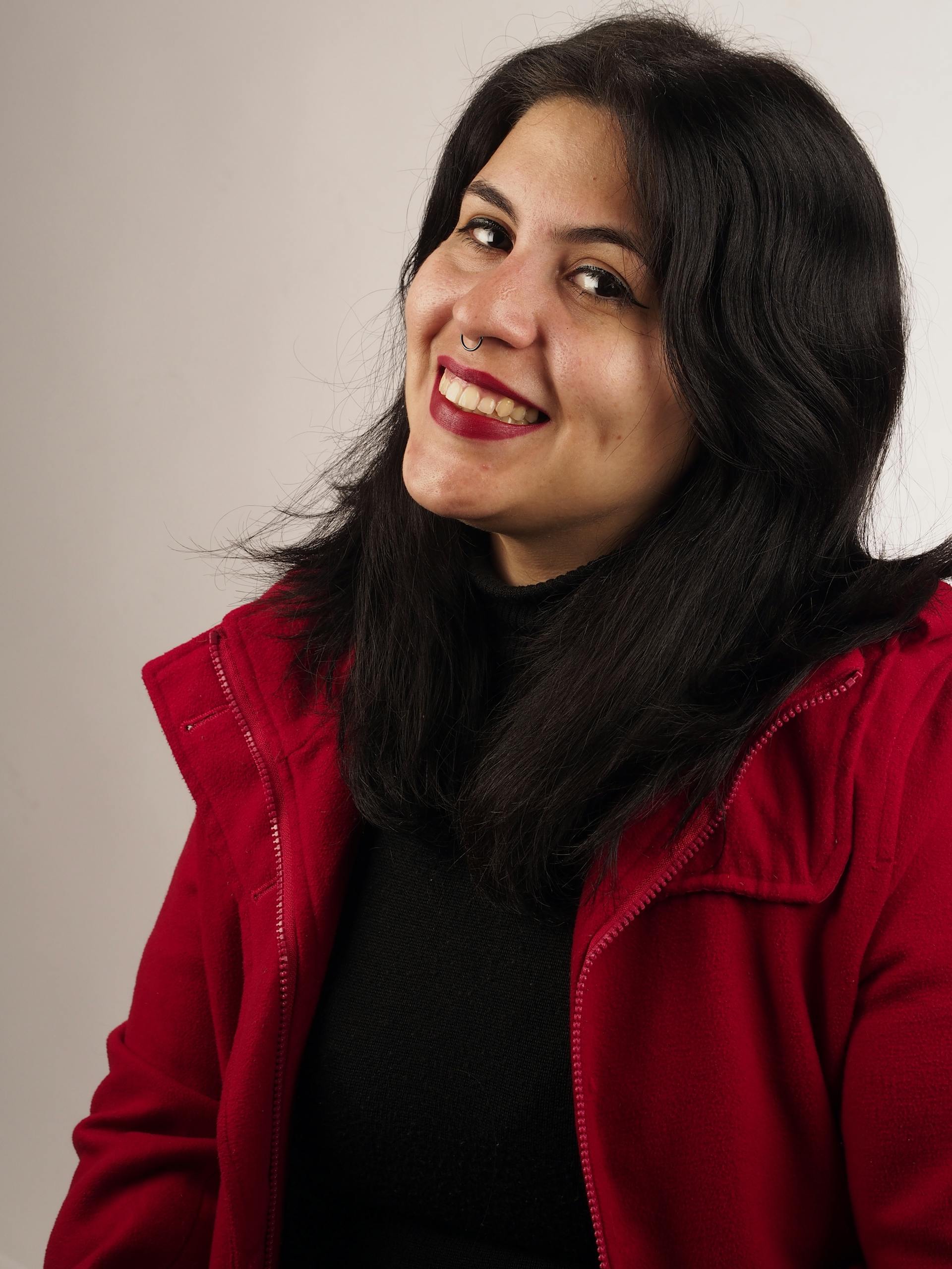 Una mujer sonriendo | Fuente: Pexels