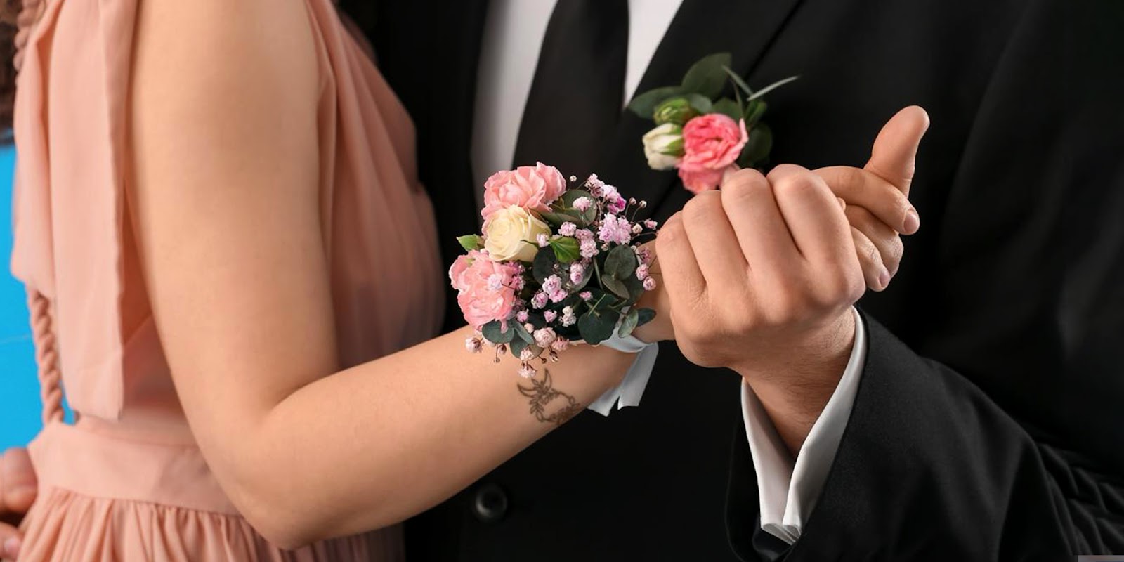 Padre e hija bailan. | Fuente: Shutterstock