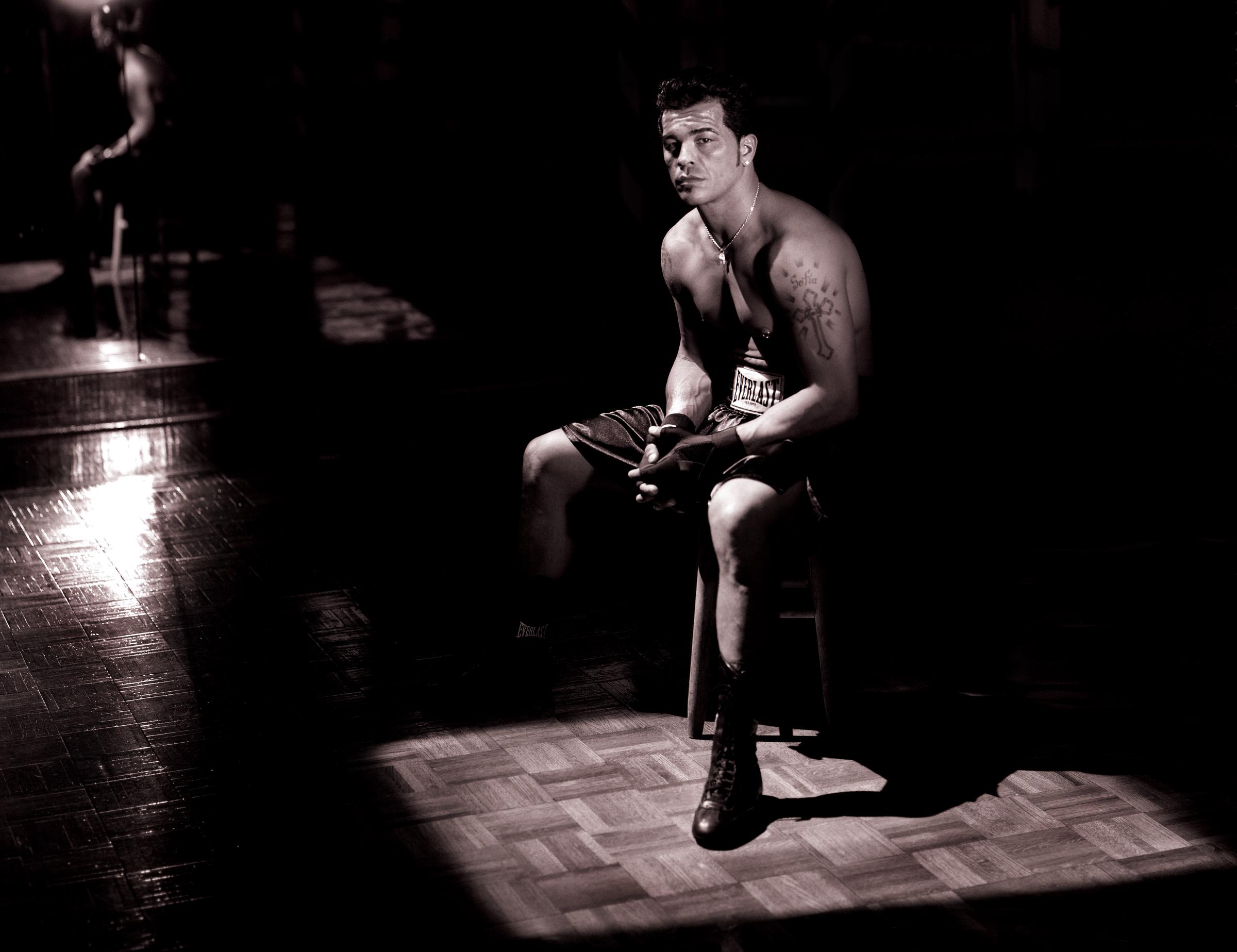 Arturo Gatti posa durante una sesión fotográfica en el World Boxing and Fitness Center de Jersey City, Nueva Jersey, el 9 de agosto de 2006. | Fuente: Getty Images