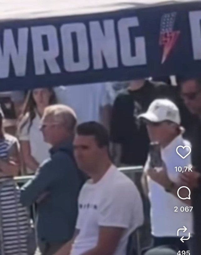 Personas alrededor de Charlie Kirk momentos antes de ser asesinado | Fuente: Instagram/kidkurtis