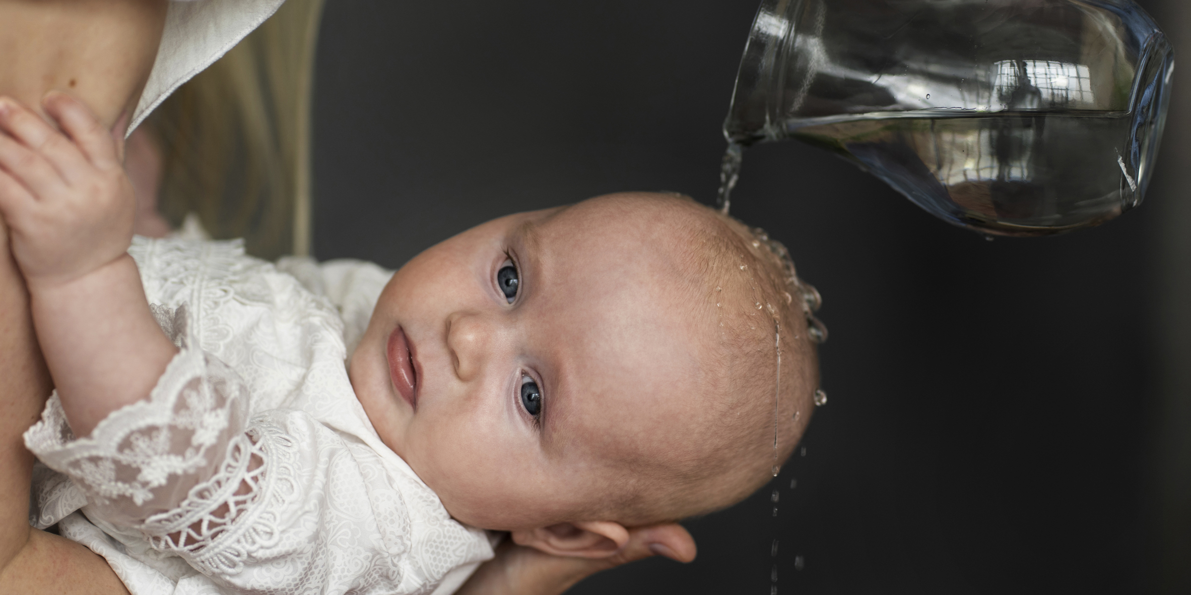 Un bebé en un bautizo | Fuente: Freepik