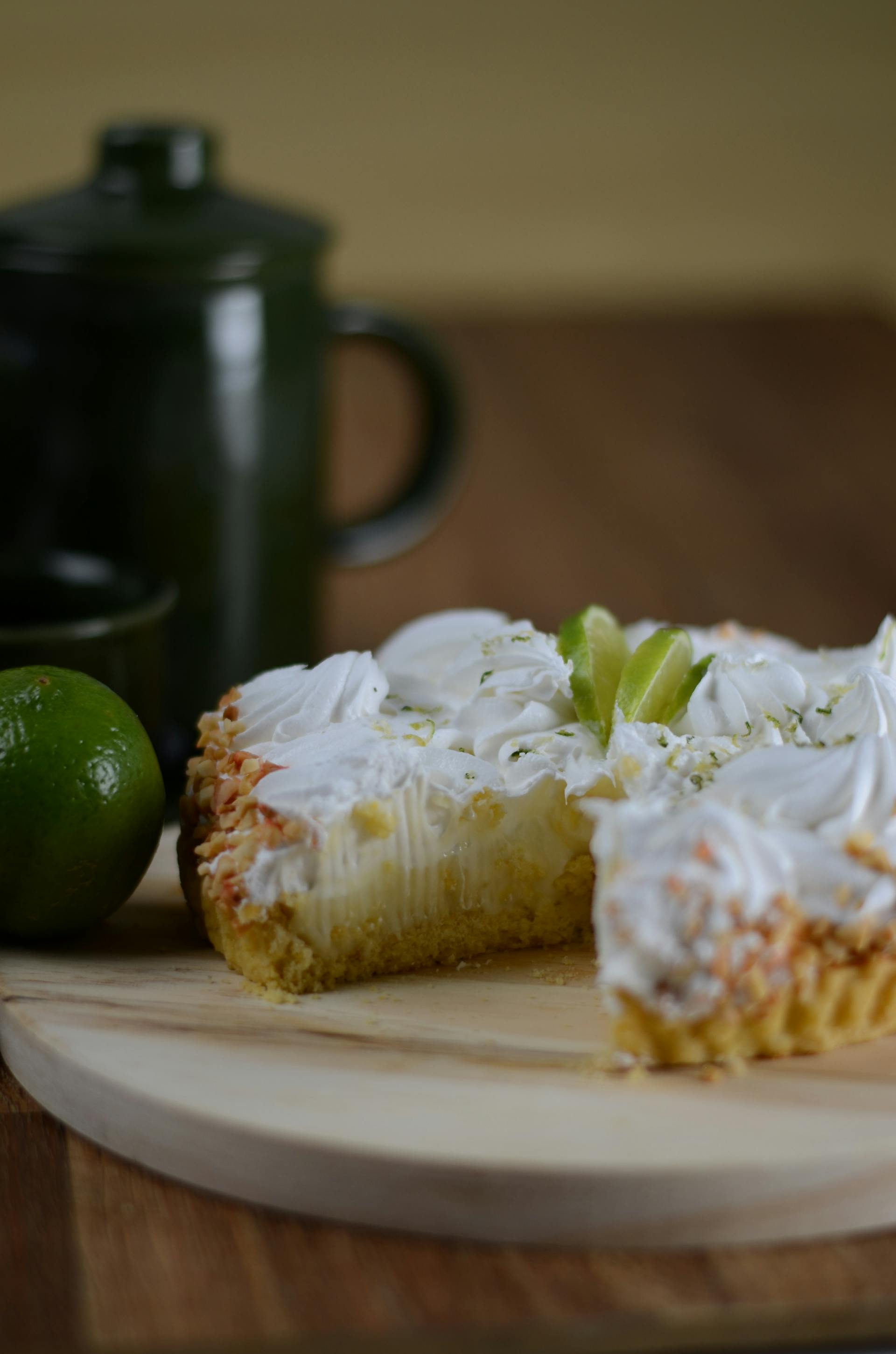 Una tarta sobre una mesa | Fuente: Pexels