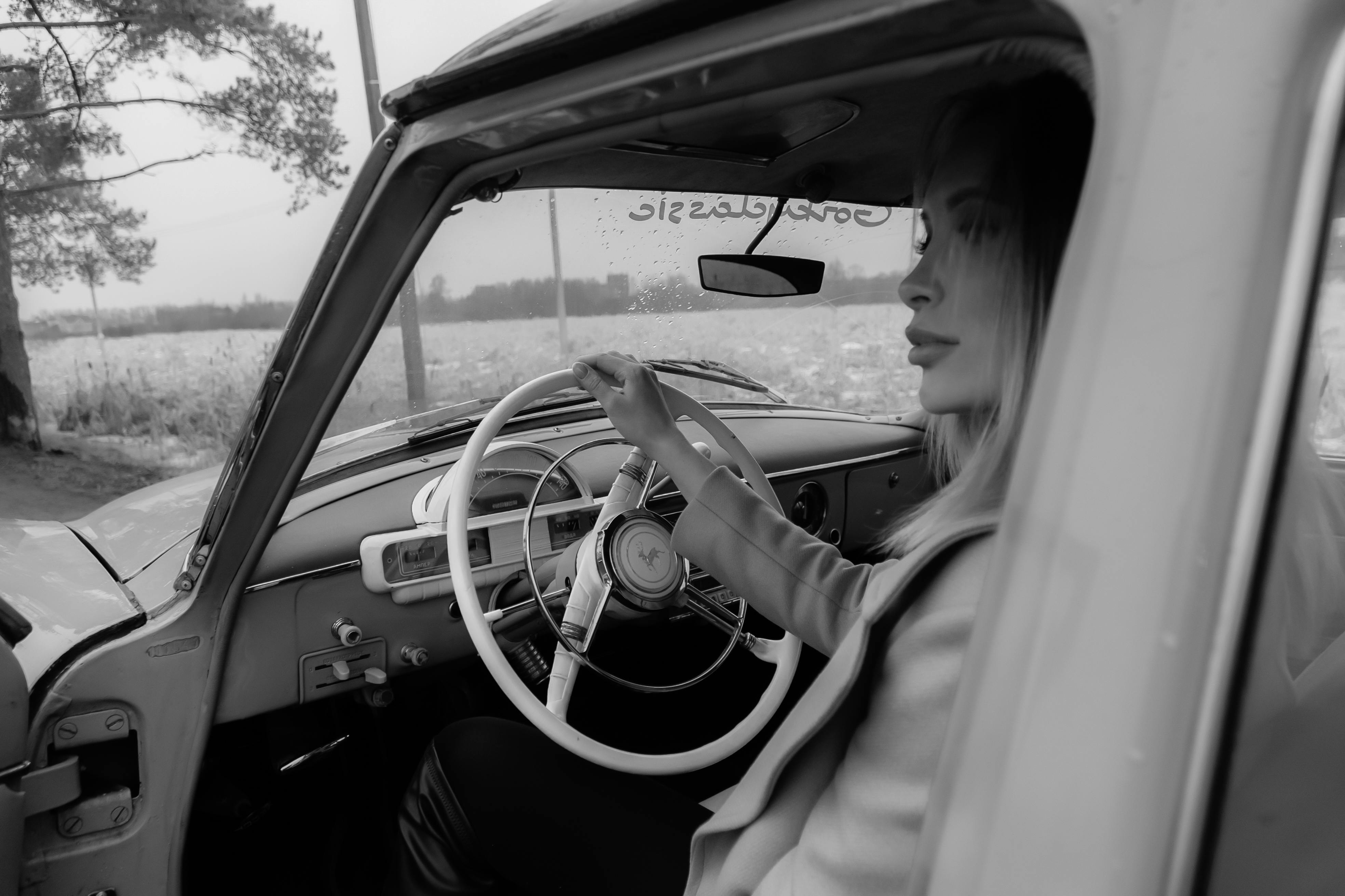 Una mujer a punto de irse | Fuente: Pexels