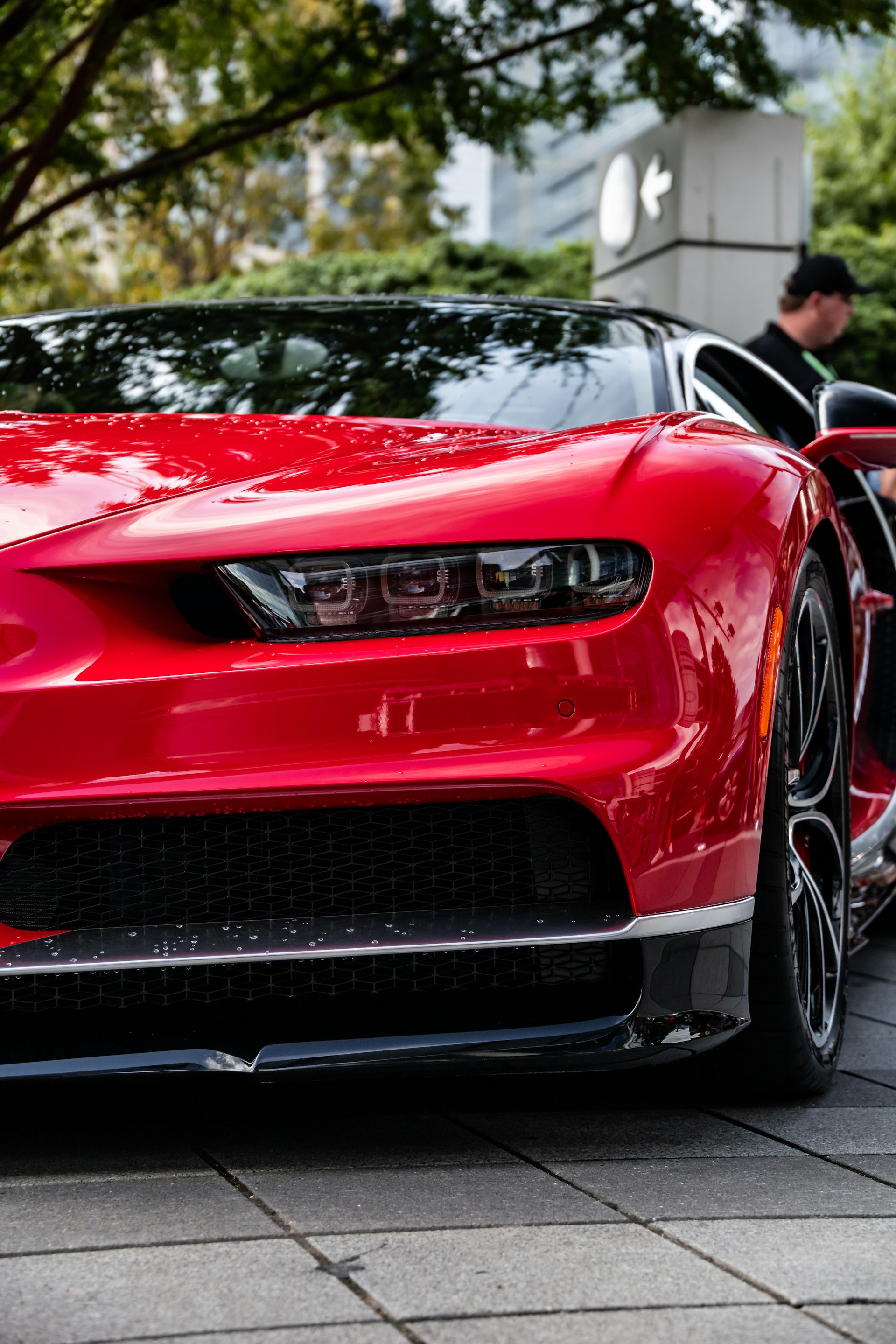 Un automóvil rojo | Fuente: Unsplash