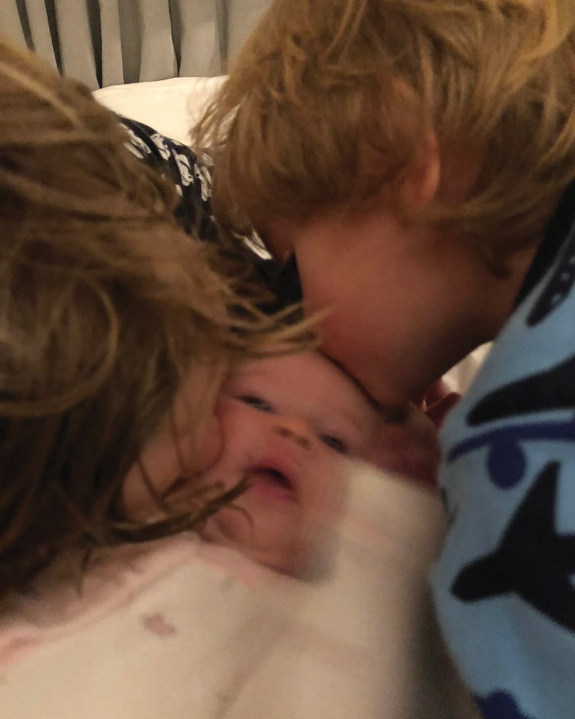 Vida de bebé junto a sus hermanos mayores | Fuente: Instagram/luisanalopilato