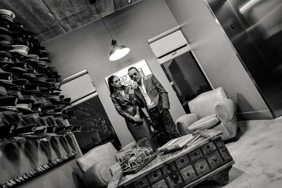 Marc Anthony fue entrevistado por su esposa, Nadia Ferreira | Fuente: Instatgram/univisio