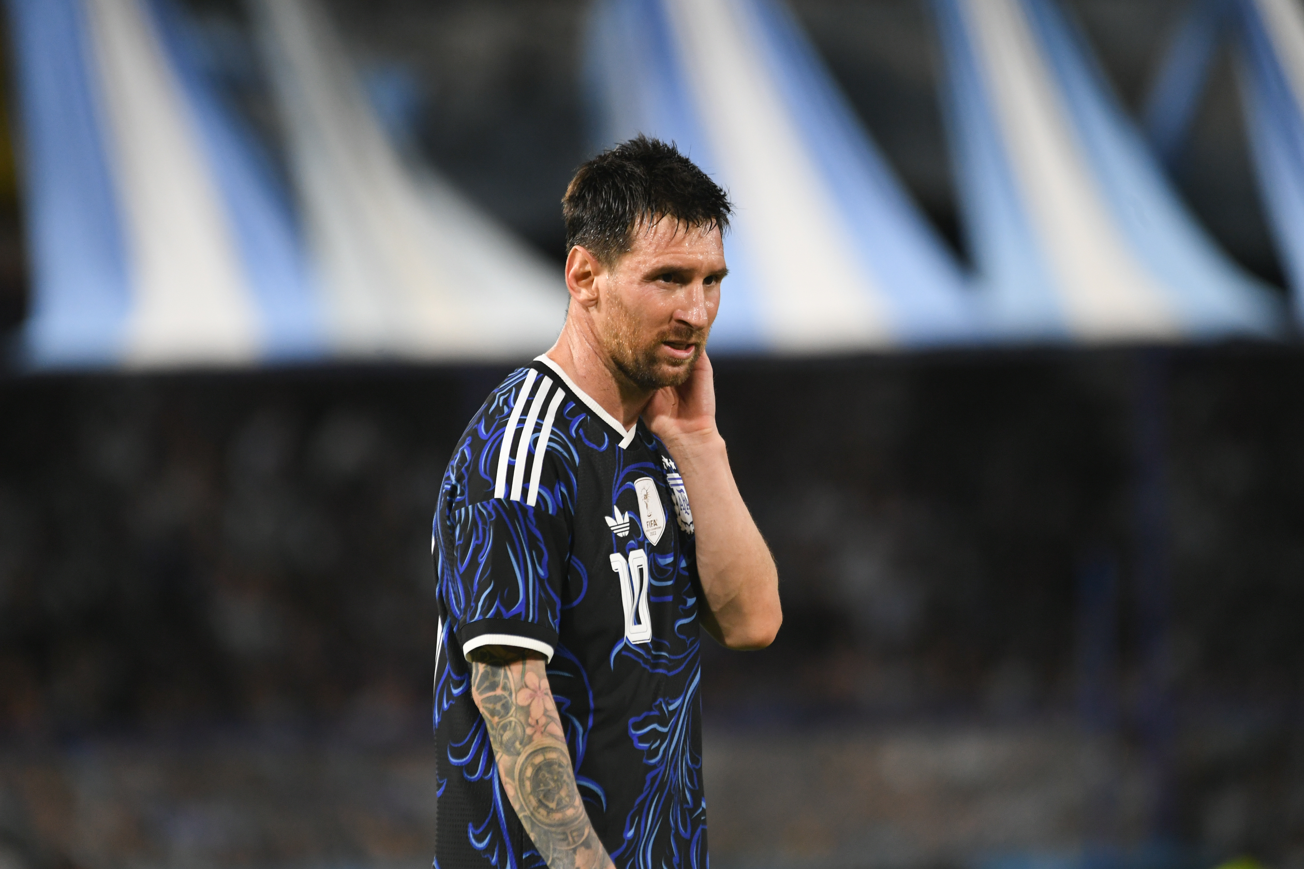 Lionel Messi hace un gesto durante el partido amistoso internacional contra Zambia en el estadio La Bombonera el 31 de marzo de 2026, antes de la Copa Mundial de la FIFA. | Fuente: Getty Images