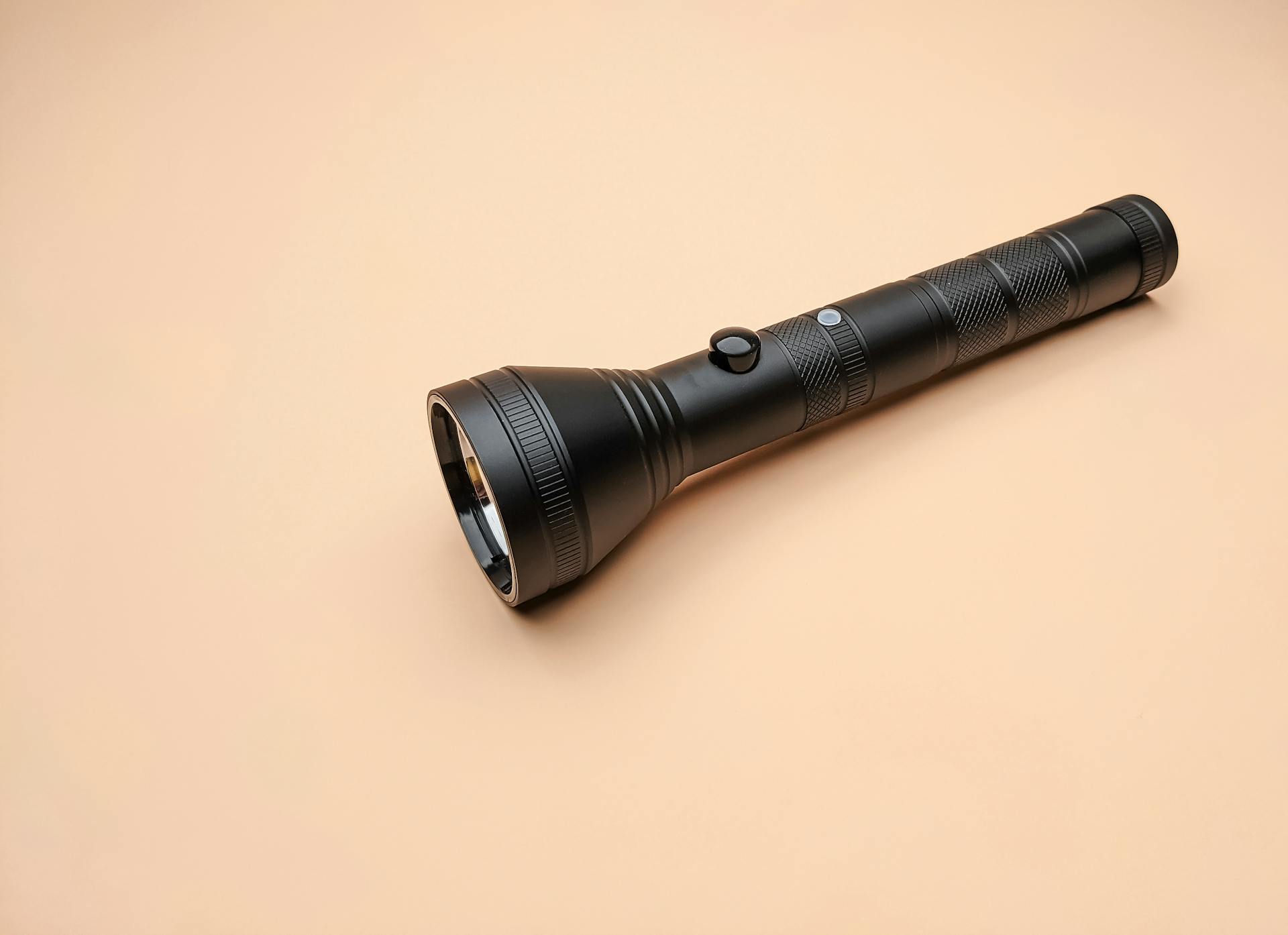 Una linterna | Fuente: Pexels