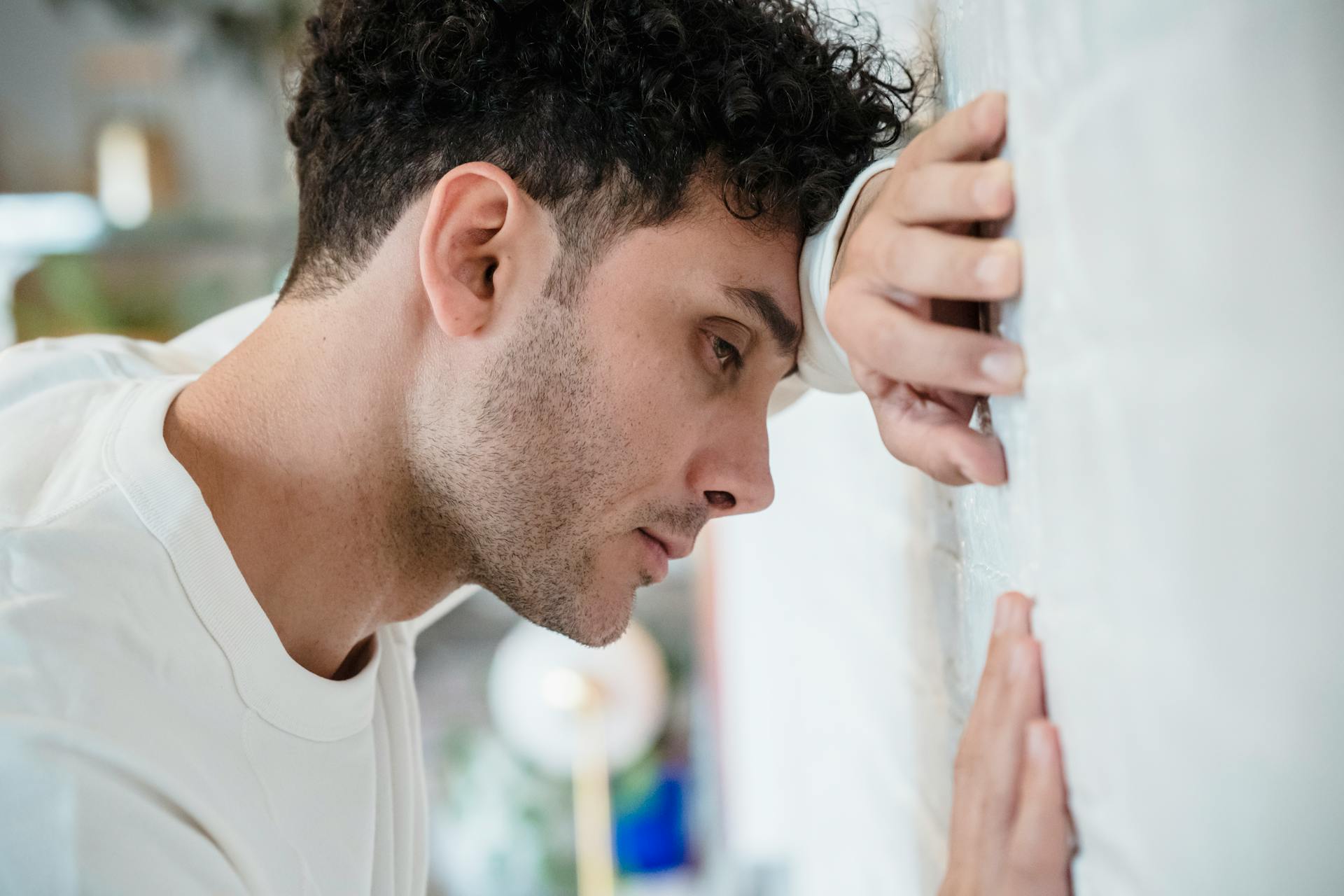 Un hombre triste | Fuente: Pexels