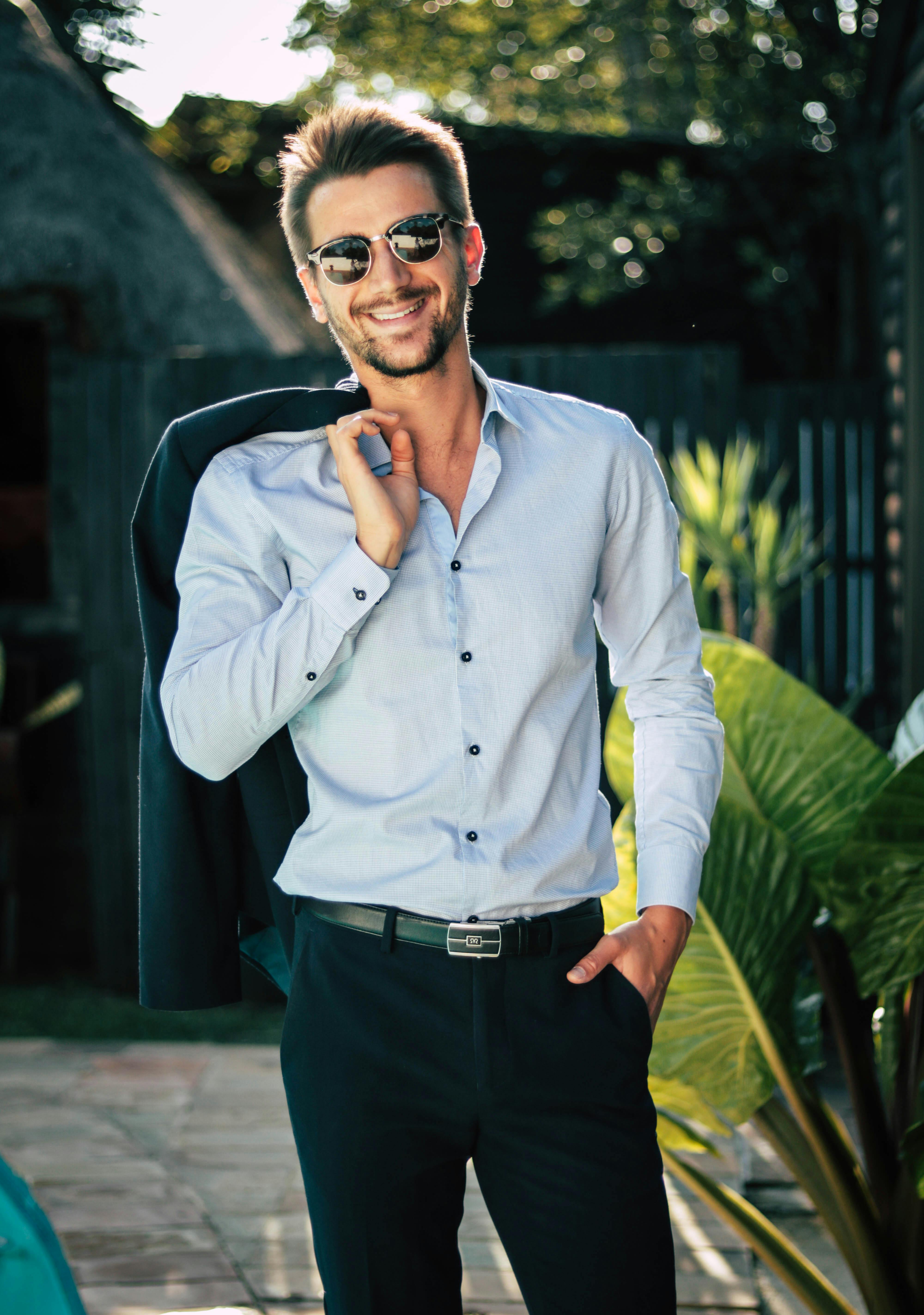 Un hombre con traje | Fuente: Pexels