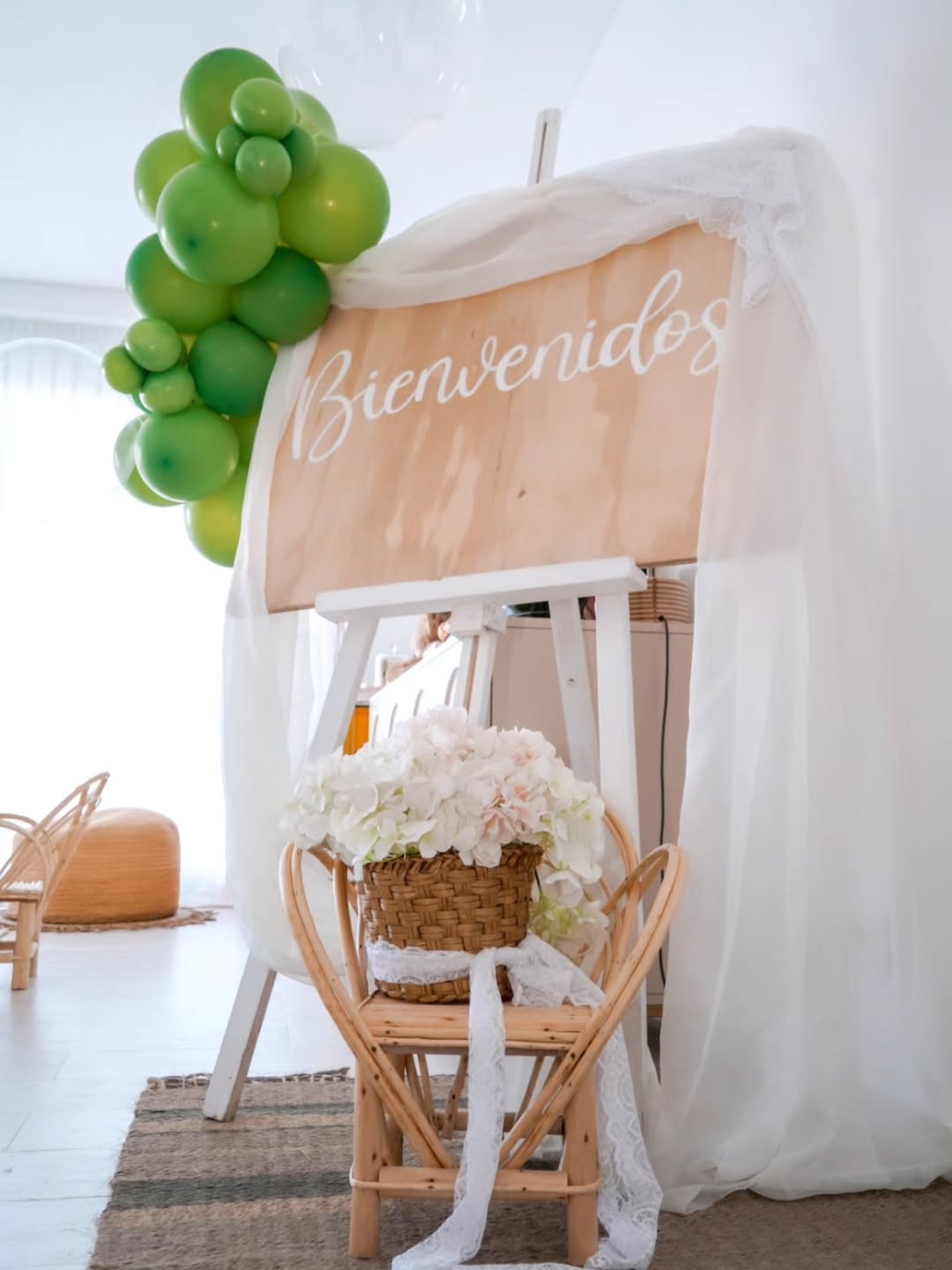 Cartel de "Bienvenidos" para el cumpleaños de Gina | Fuente: Instagram/emilia_att