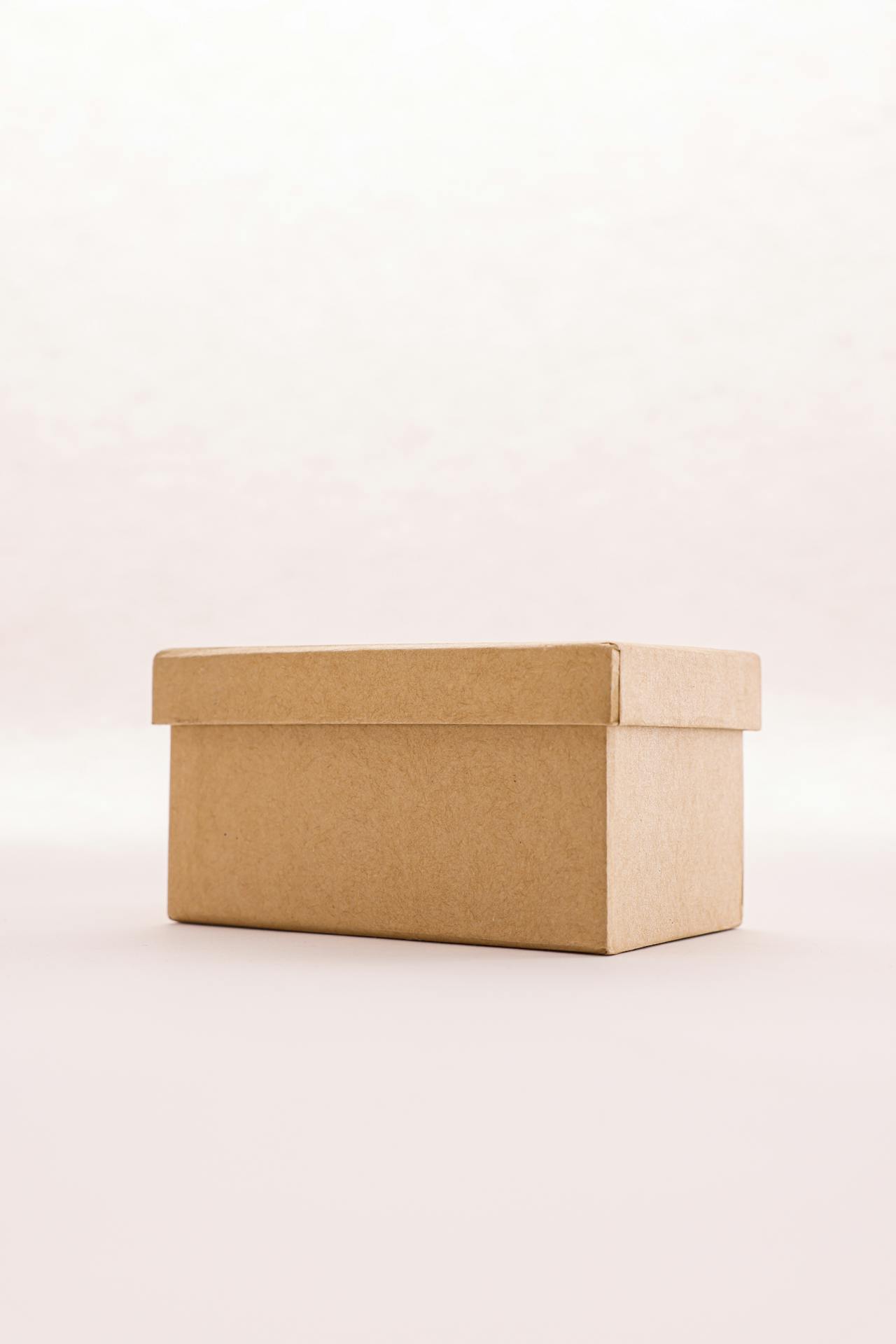 Una caja de cartón marrón | Fuente: Pexels
