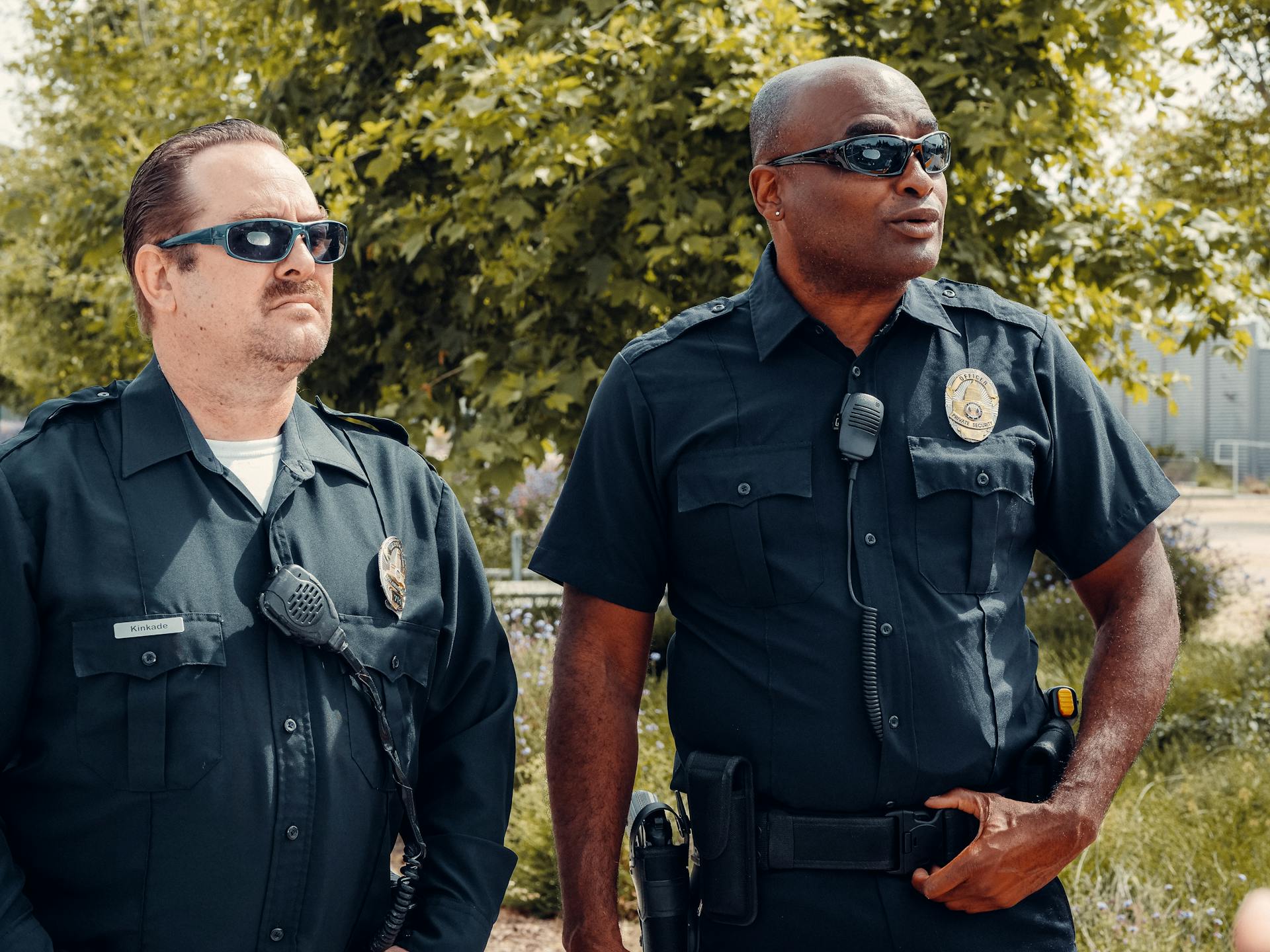 Dos policías | Fuente: Pexels