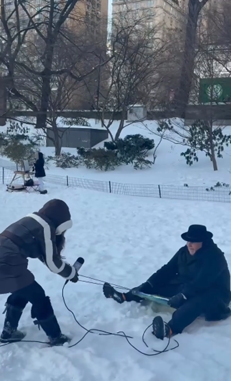 Raúl De Molina junto a Gelena Solano disfrutando en la nieve en Nueva York | Fuente: Instagram/rauldemolina