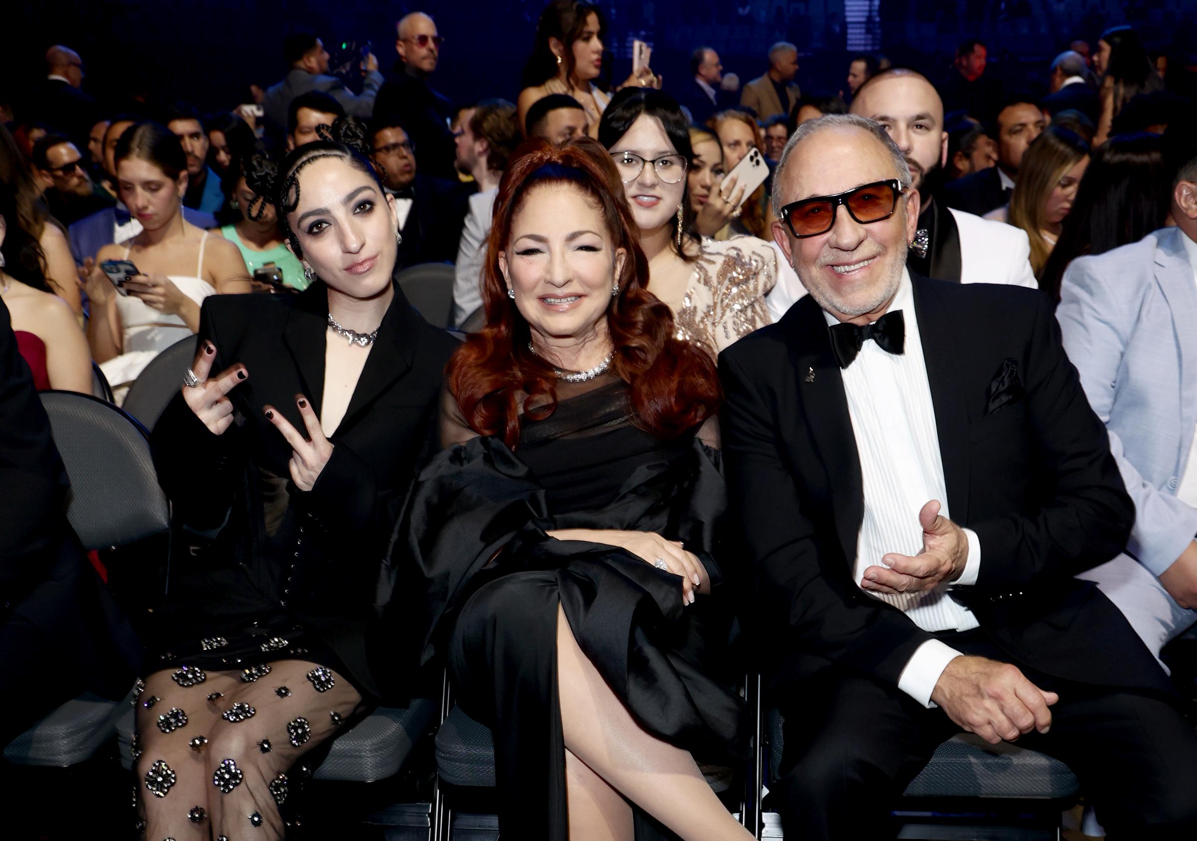 Emily Estefan, Gloria Estefan y Emilio Estefan asistieron a la 26ª edición anual de los Premios Grammy Latinos en el MGM Grand Garden Arena el 13 de noviembre de 2025 en Las Vegas, Nevada. | Fuente: Getty Images.