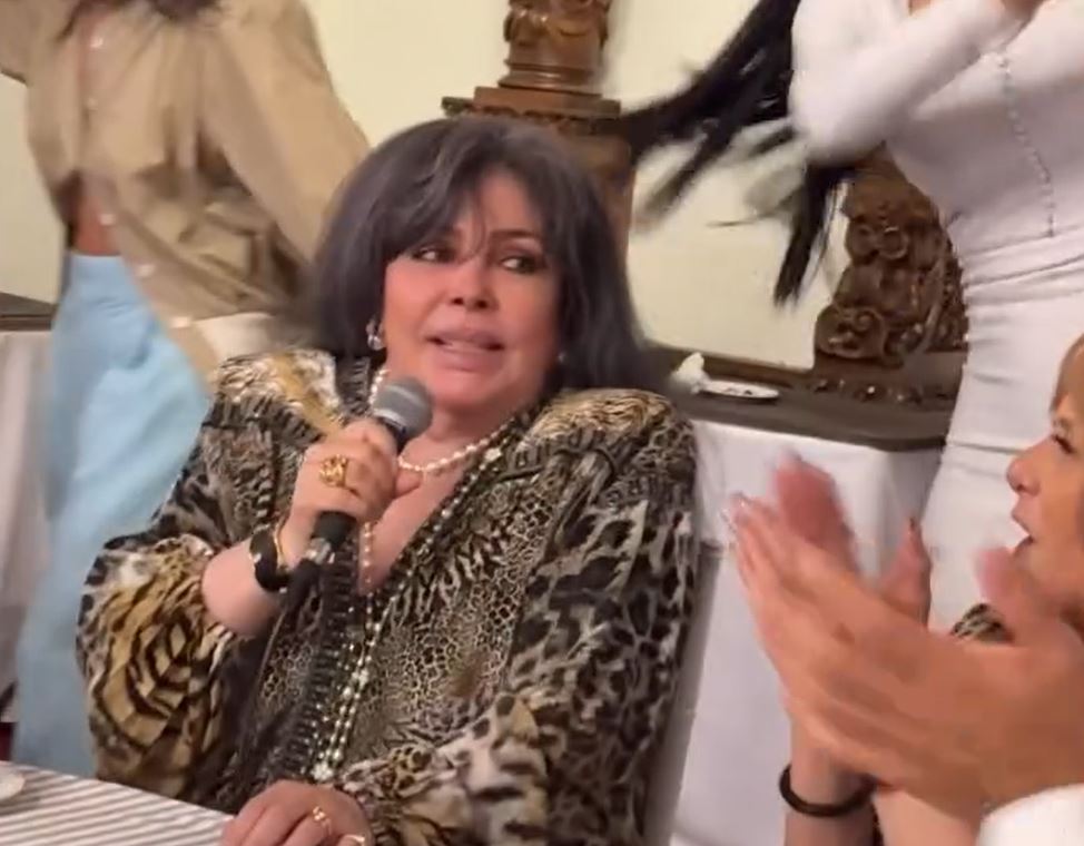 Verónica Castro festeja junto a sus amigas | Fuente: Instagram/maribelguarida