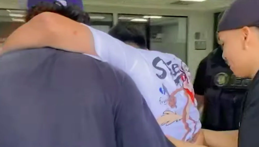Uno de los secuestrados es asistido tras el suceso. | Foto: YouTube/Grupo Fórmula