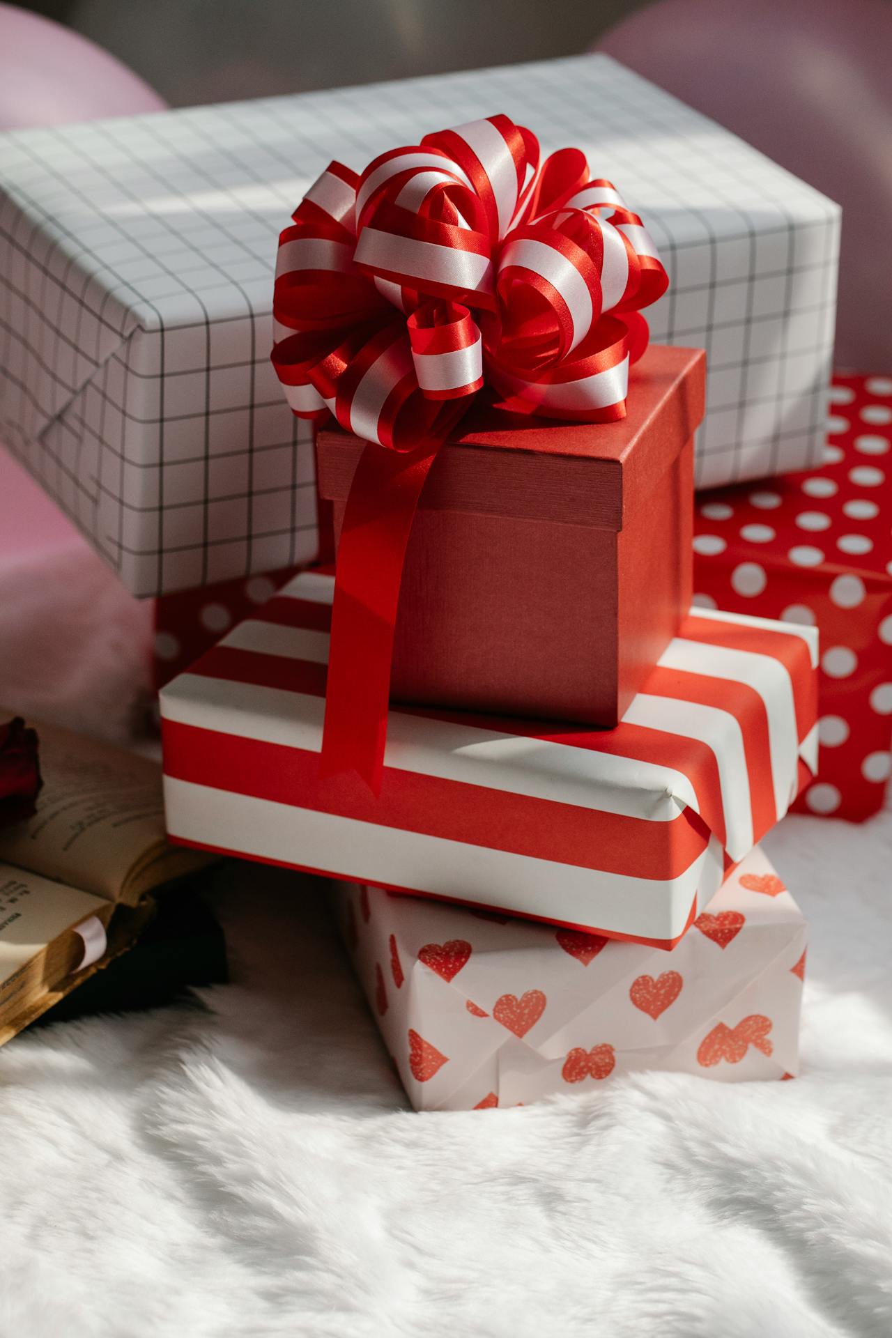 Un montón de regalos | Fuente: Pexels