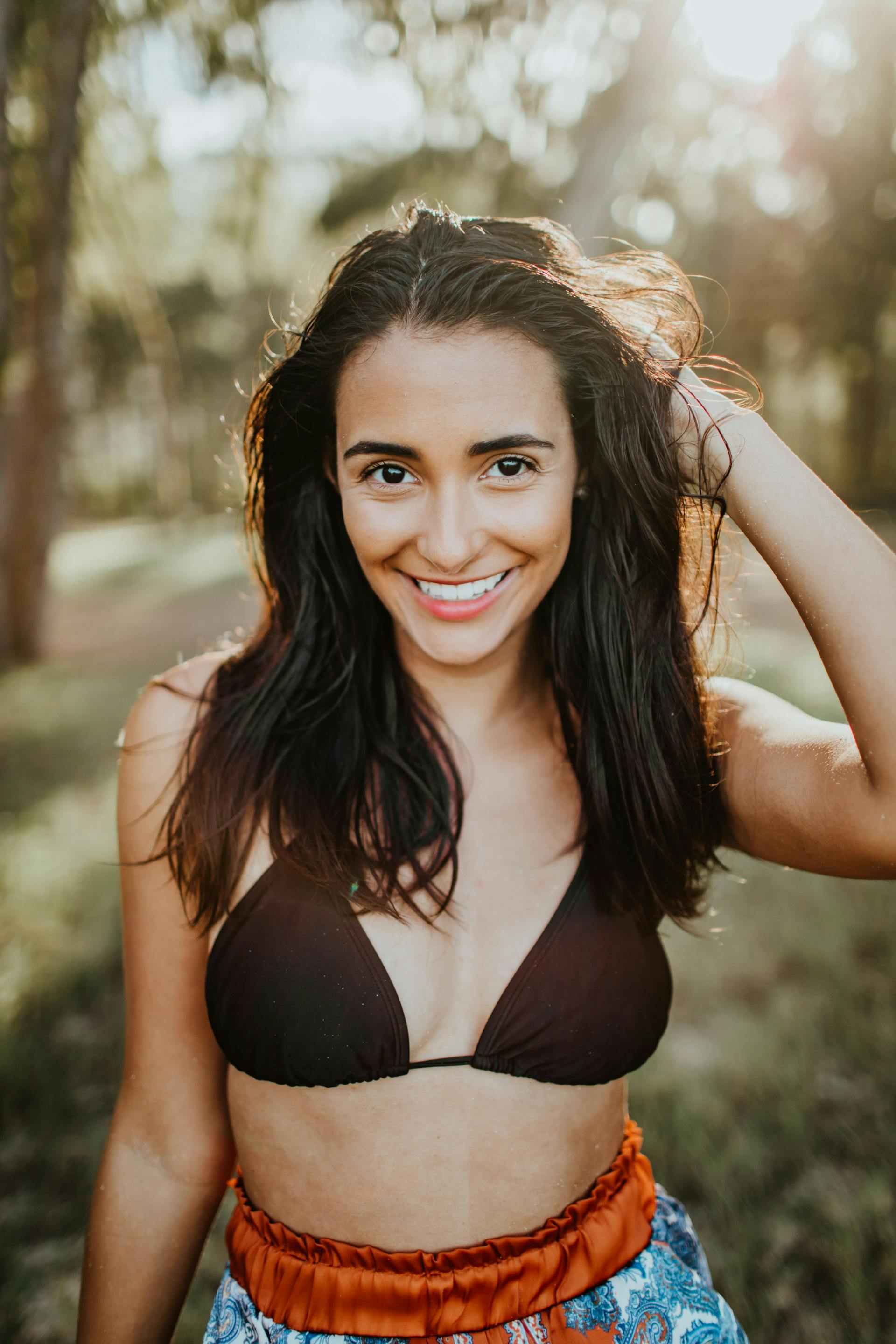 Una mujer sonriente | Fuente: Pexels