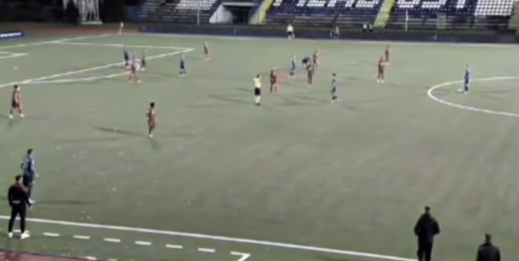 Momentos previos al colapso de Mladen Zizovic en el campo de fútbol. | Instagram/@palcoconvirra