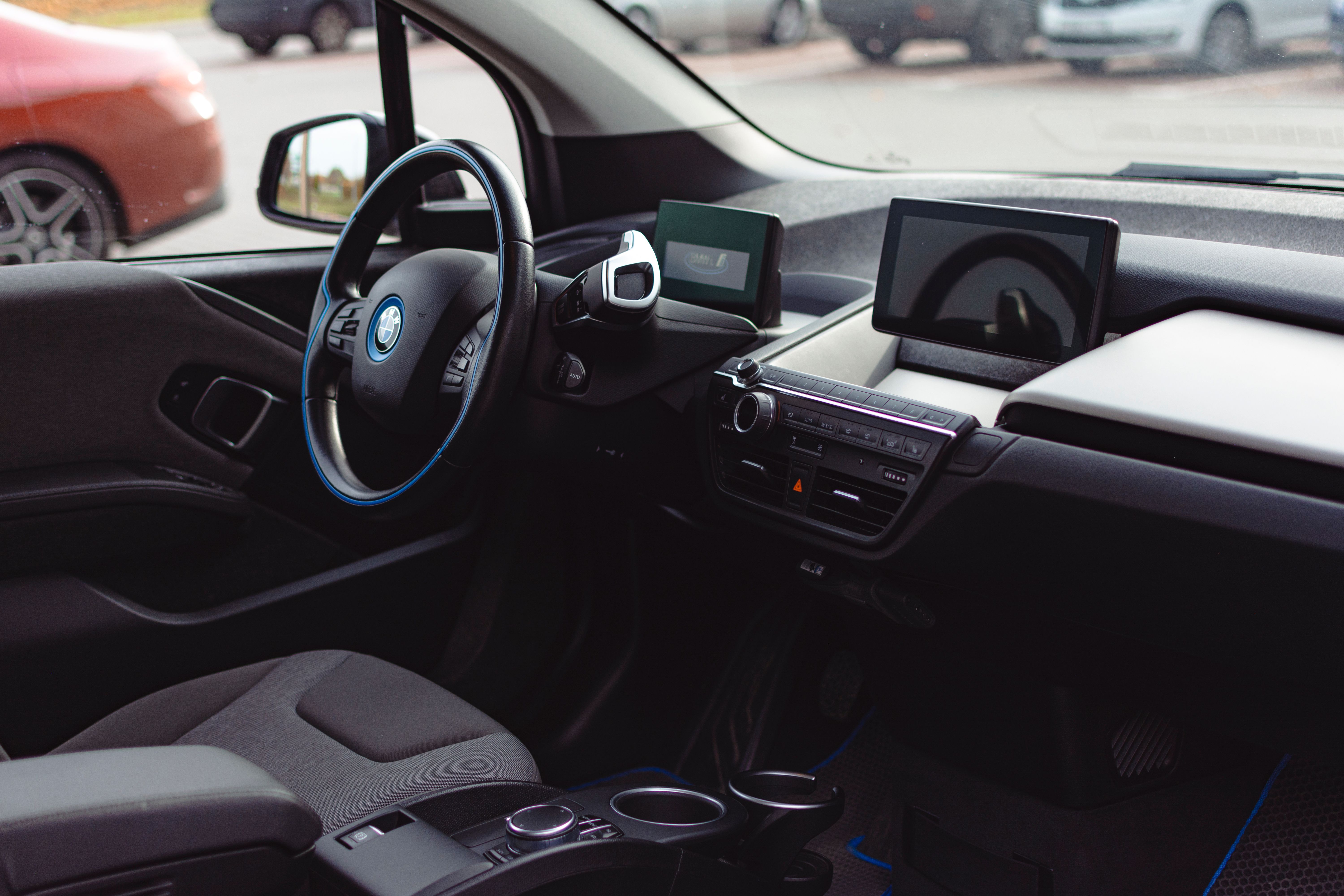 Interior de un automóvil | Fuente: Pexels