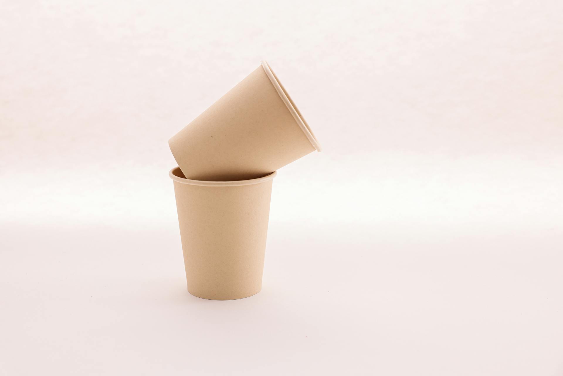 Vasos de papel | Fuente: Pexels