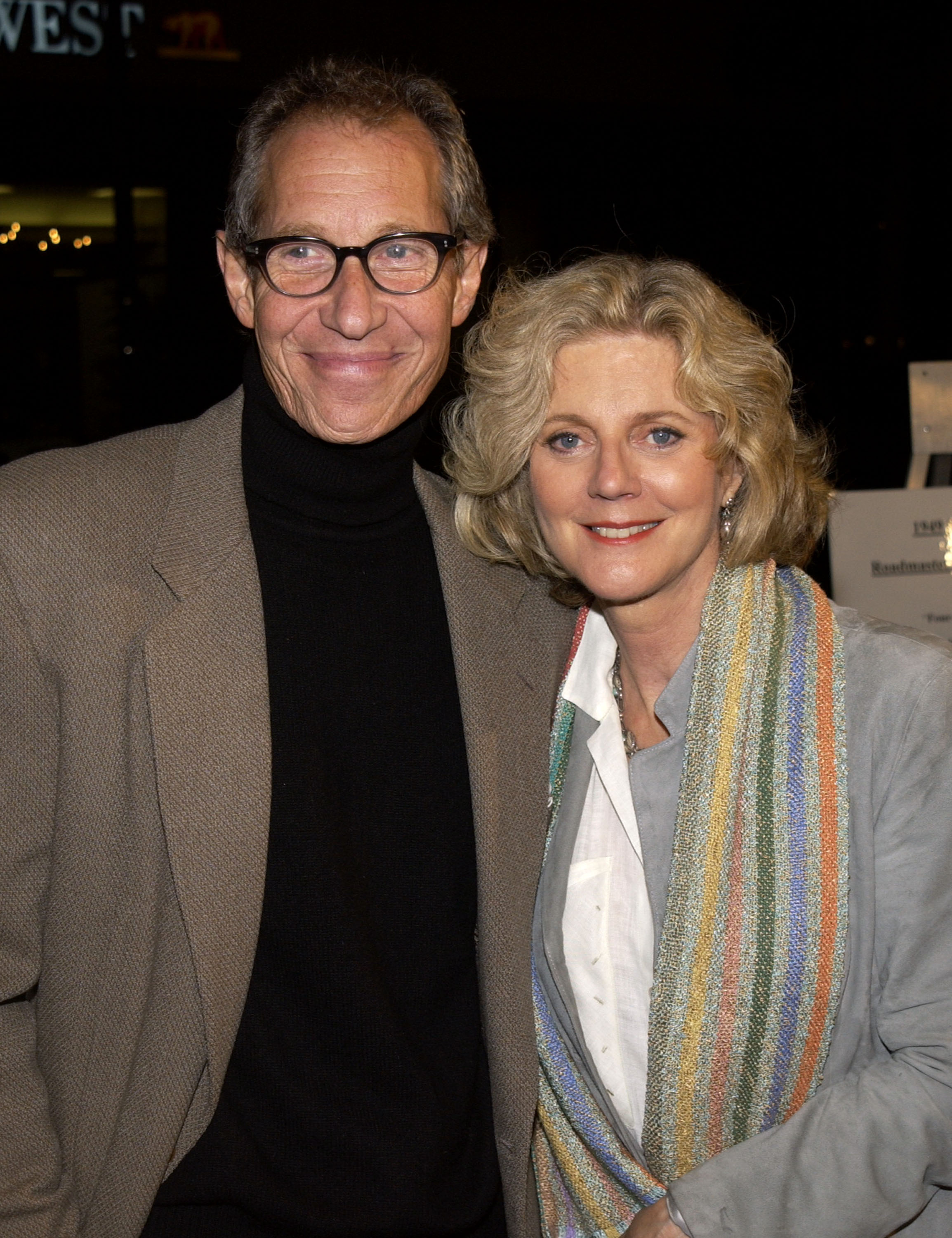 Bruce Paltrow y Blythe Danner el 19 de septiembre de 2002 | Fuente: Getty Images
