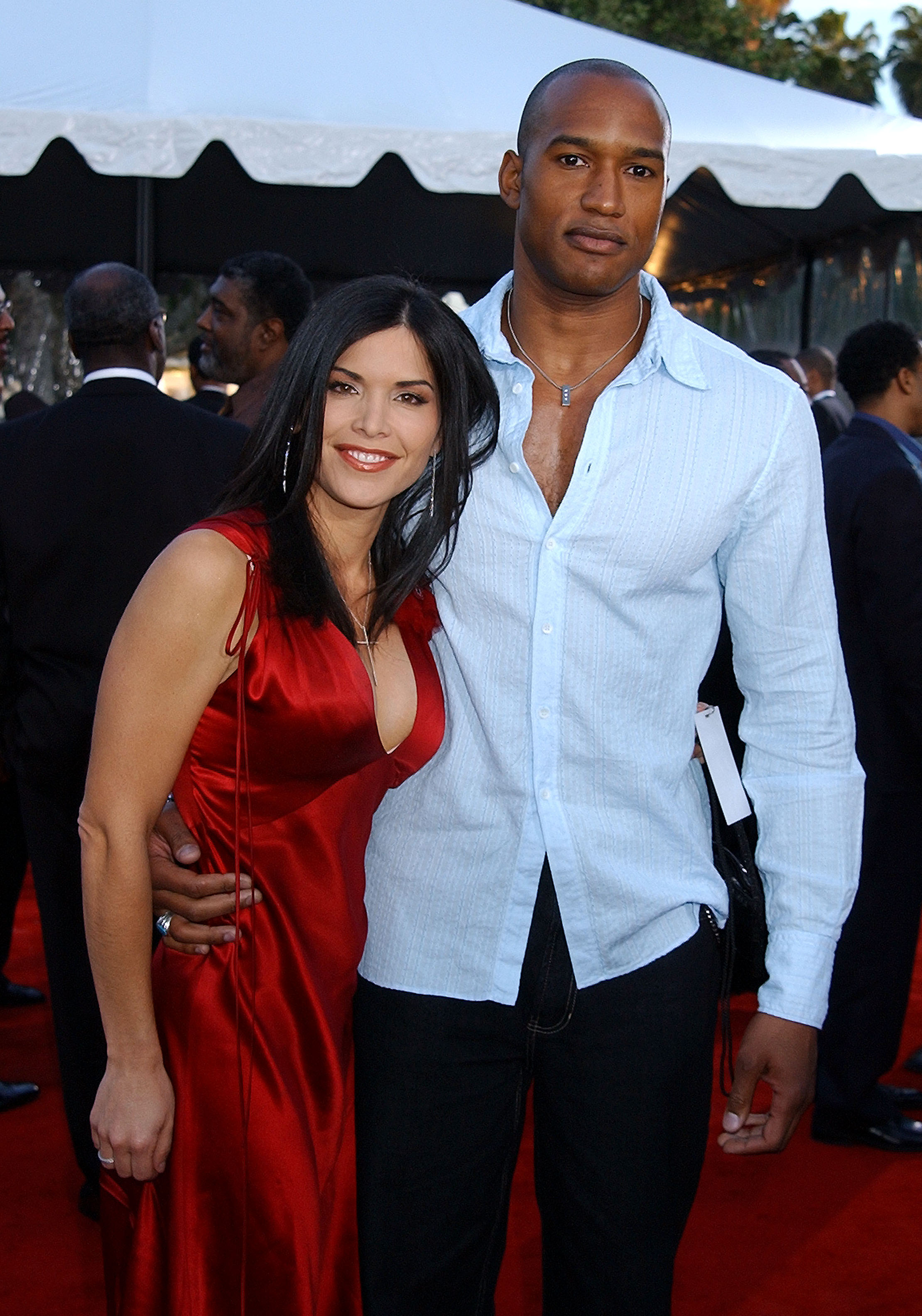 Lauren Sánchez y Henry Simmons durante The 16th Annual Soul Train Music Awards el 20 de marzo de 2002, en Los Ángeles, California. | Fuente: Getty Images.