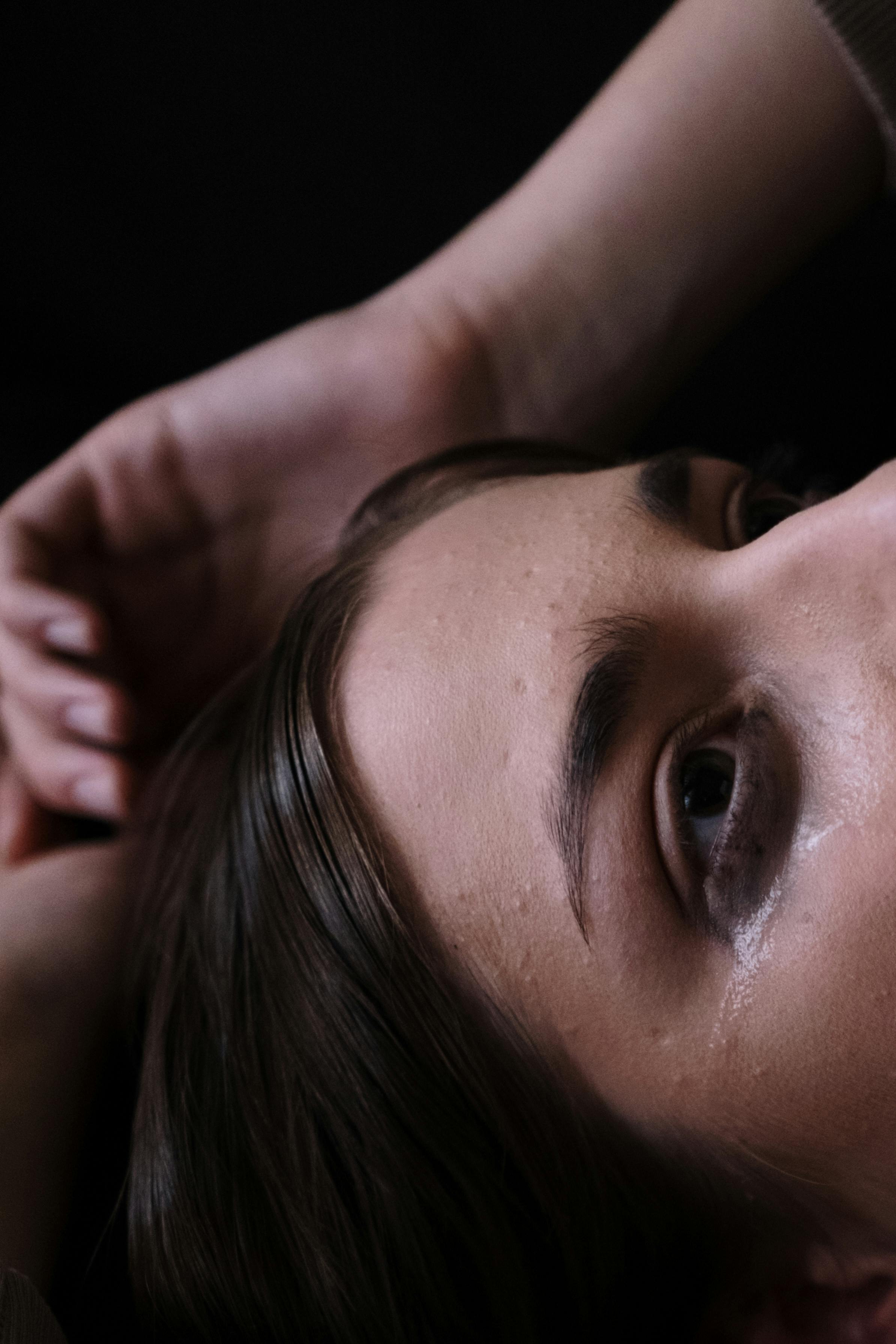 Primer plano de una niña llorando | Fuente: Pexels