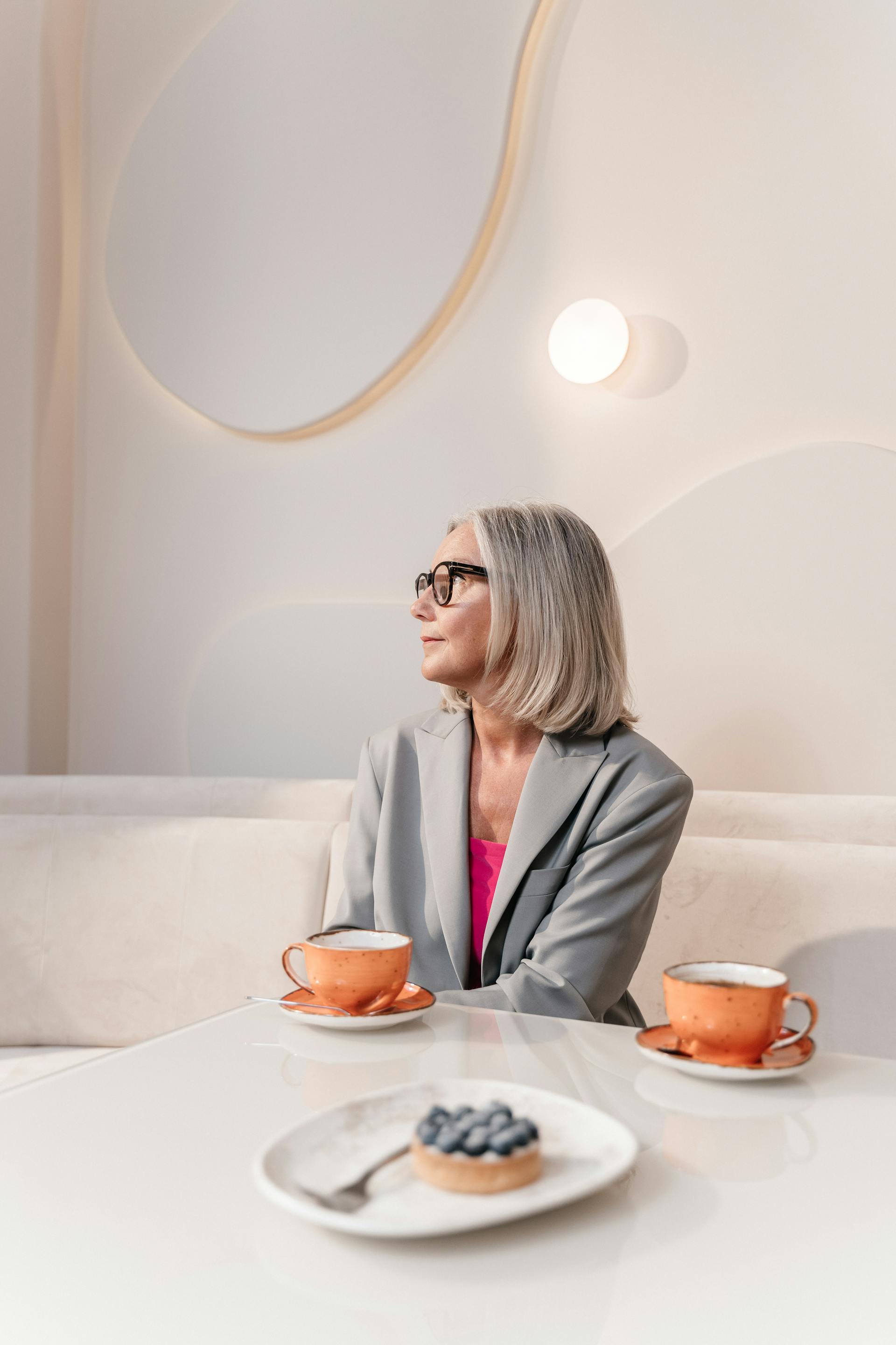 Una mujer reflexiva | Fuente: Pexels