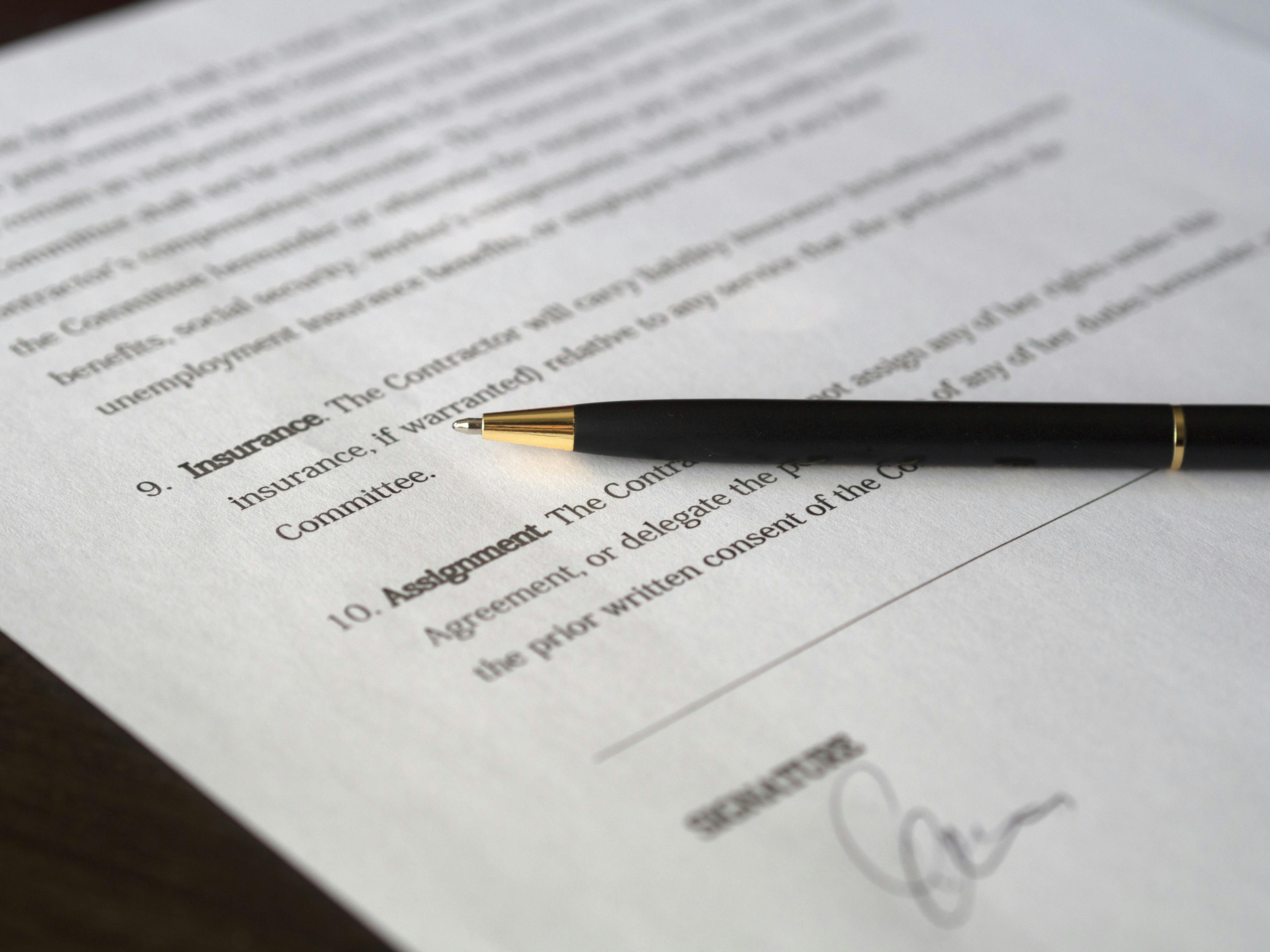 Un contrato legal | Fuente: Pexels